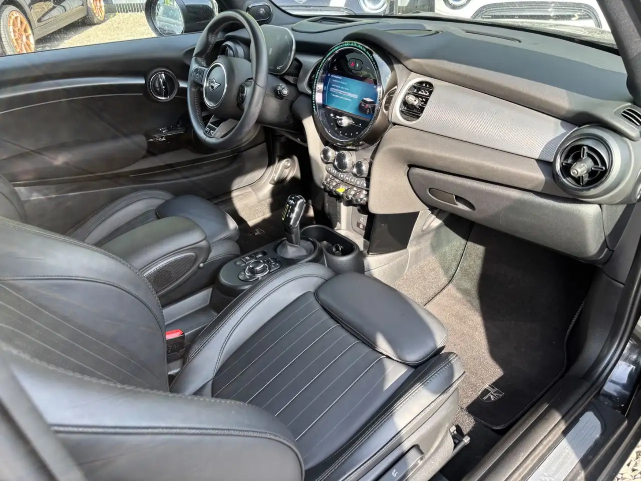 2023 MINI Cooper SE Yours Leder Pano HUD Navi LED KAM H/K, photograph 11