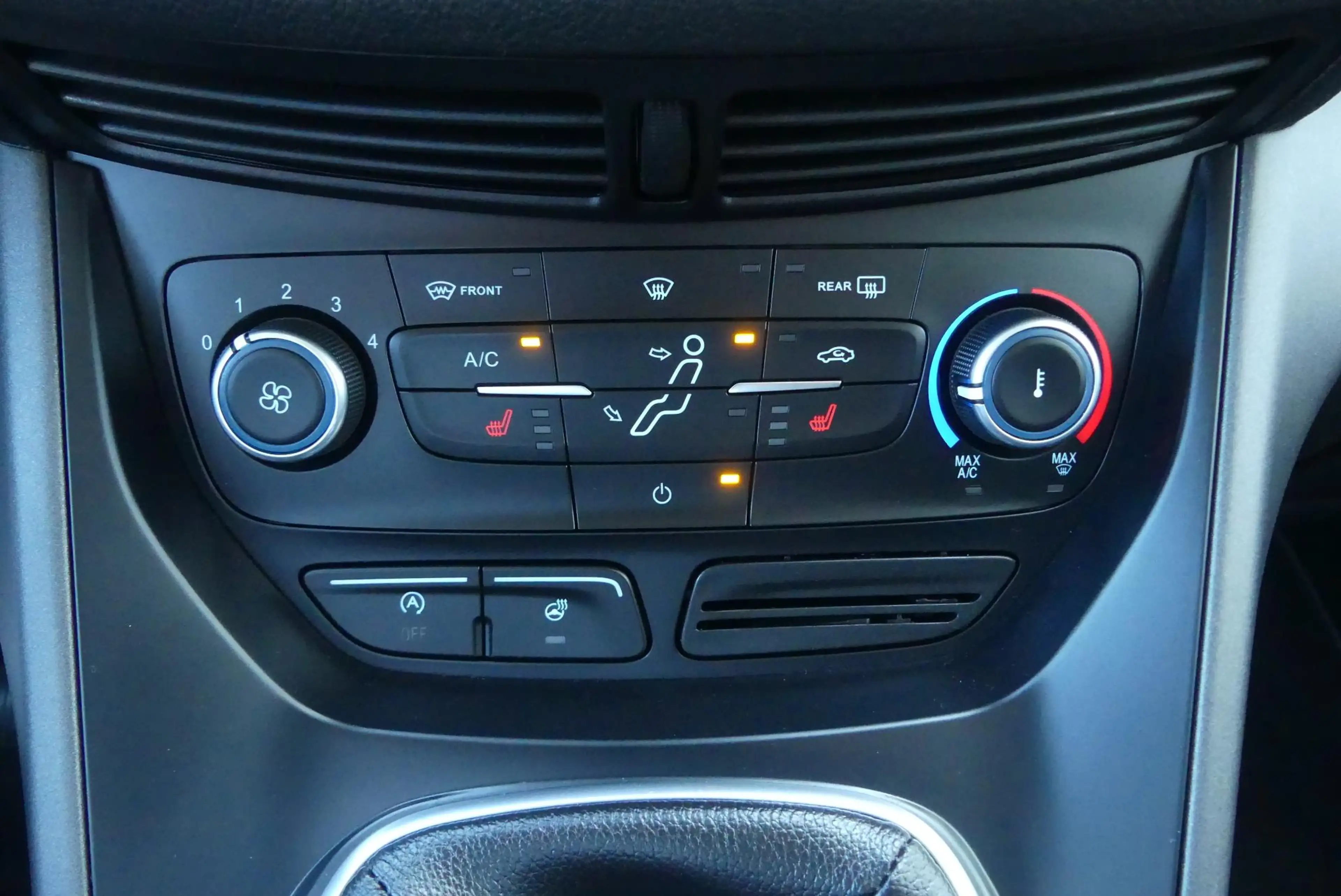 Ford C-Max 1.0 Titanium 125 PK,NAVI,WINTERPAKKET,STOELVERWARM — photo 26