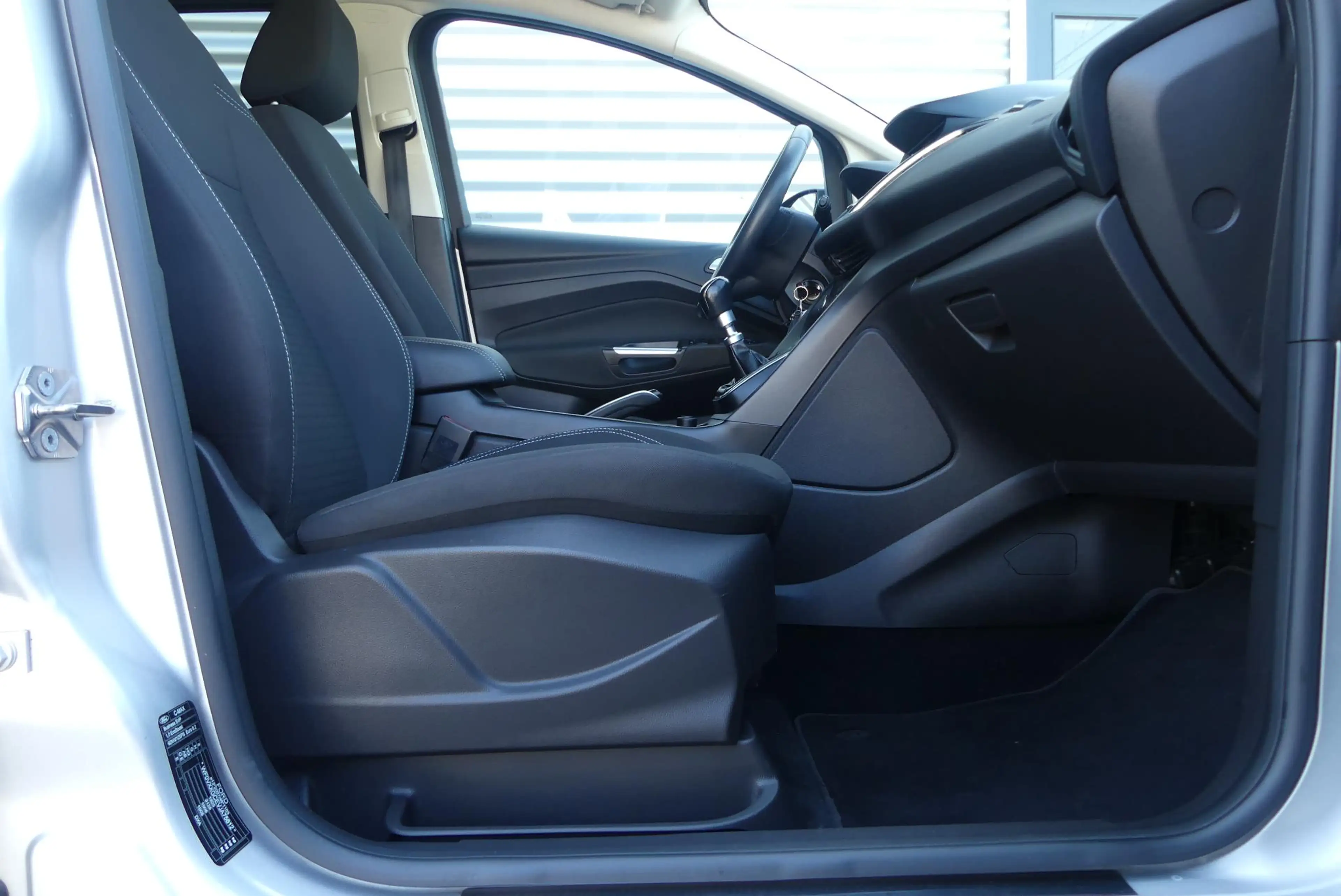 Ford C-Max 1.0 Titanium 125 PK,NAVI,WINTERPAKKET,STOELVERWARM — photo 17