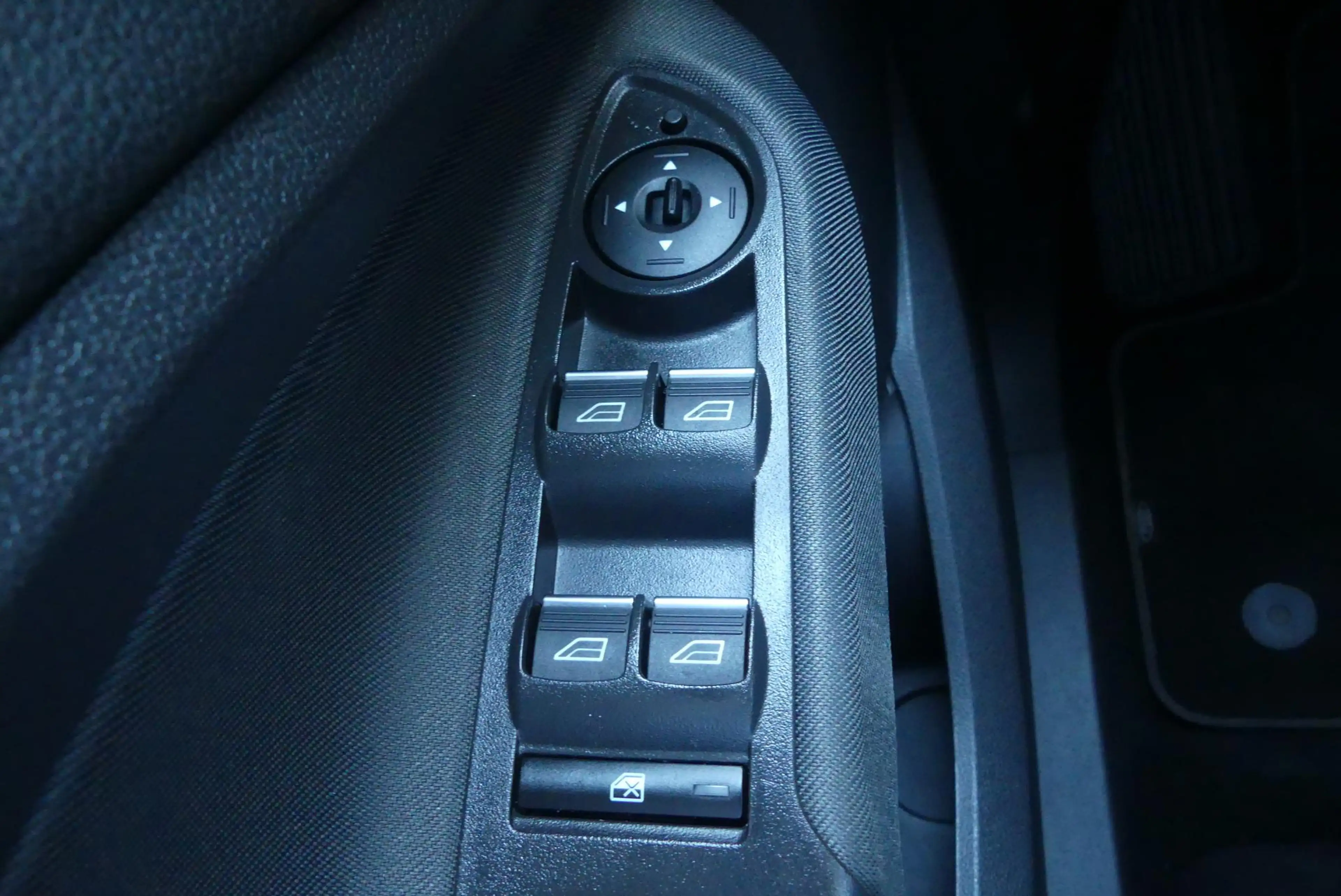 Ford C-Max 1.0 Titanium 125 PK,NAVI,WINTERPAKKET,STOELVERWARM — photo 34