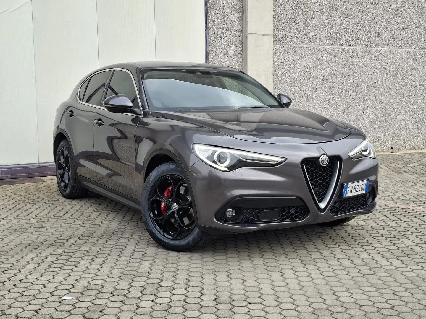 Alfa Romeo Stelvio 2.2 TD AT8 EXECUTIVE *PREZZO REALE* Grigio - 1