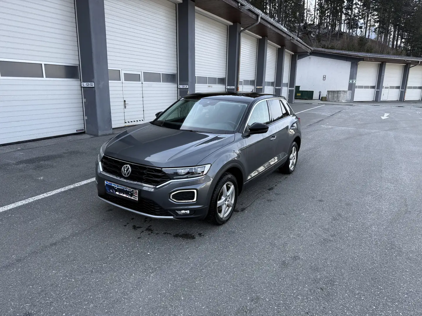 Volkswagen T-Roc T-Roc 1,0 TSI Design Design Grau - 2