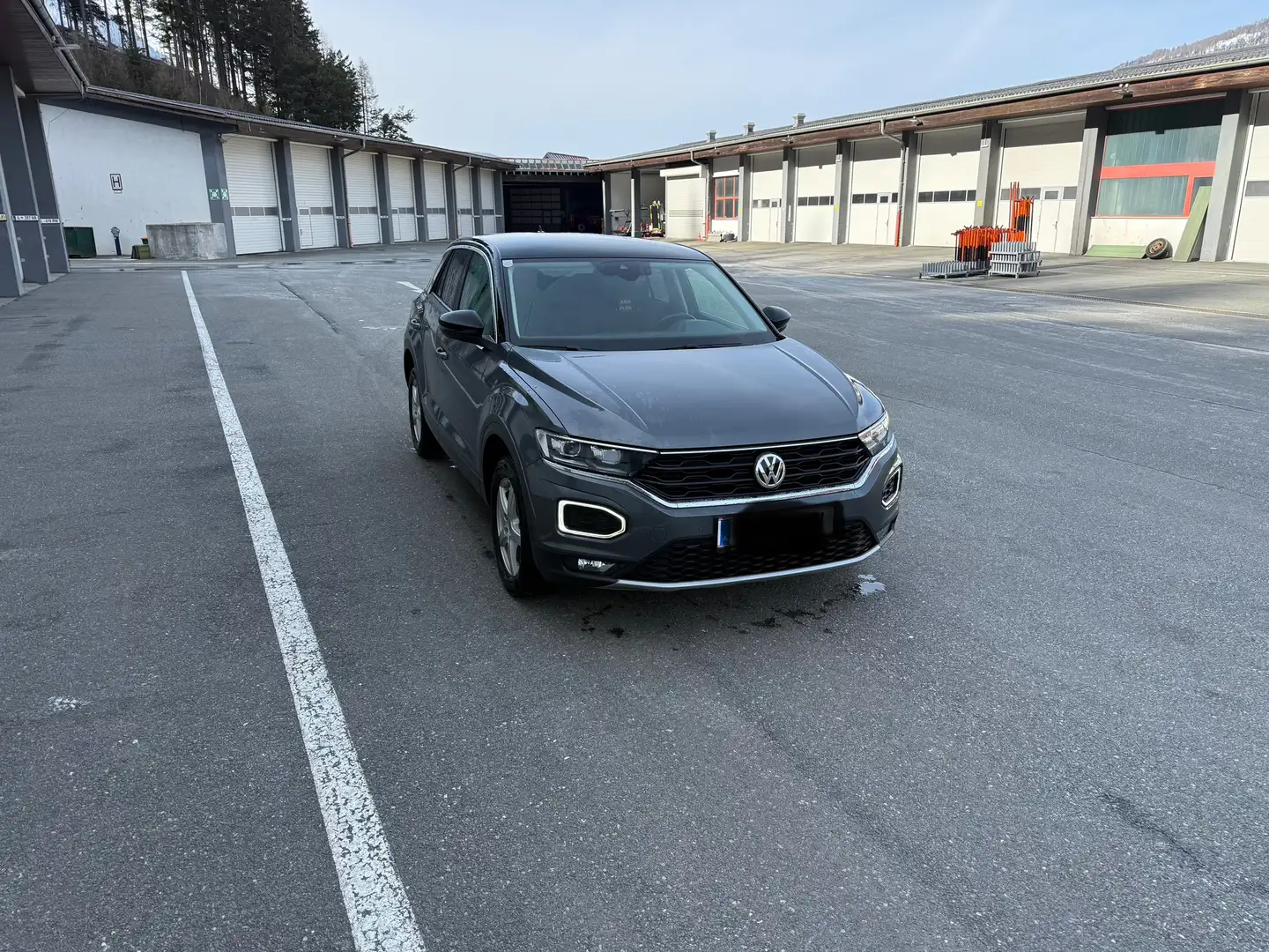 Volkswagen T-Roc T-Roc 1,0 TSI Design Design Grau - 1