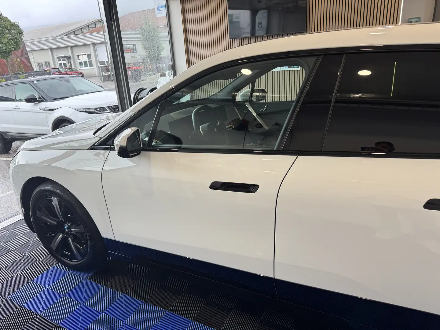 BMW iX xDrive40 71kWh - 1