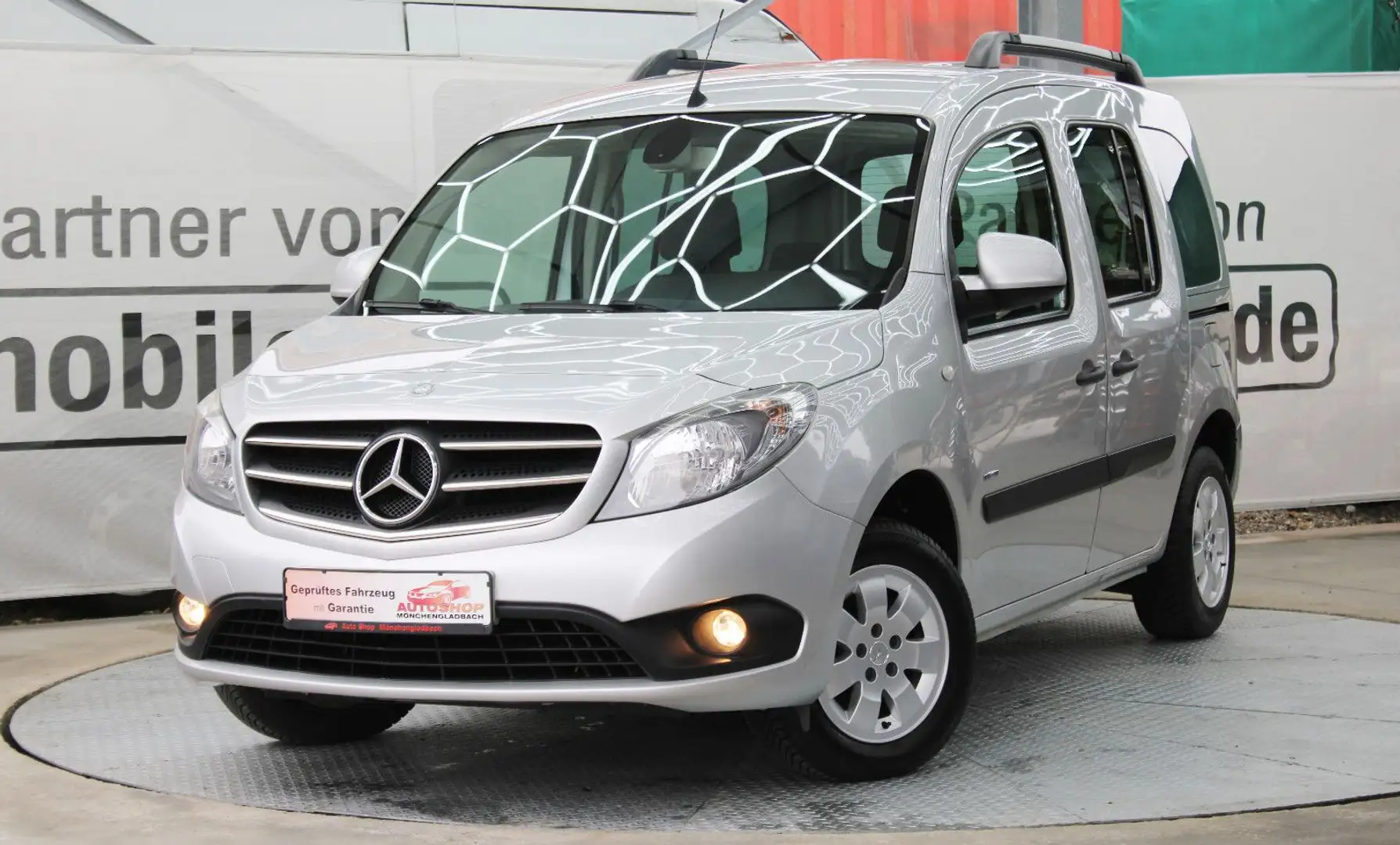 Mercedes-Benz Citan Kombi 111 CDI lang*Inspektion Neu*Navi* Argent - 1