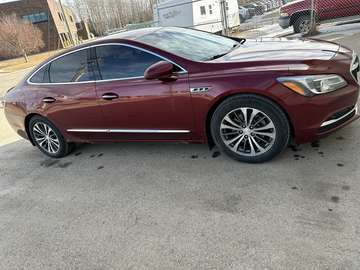 4dr Sdn Premium AWD