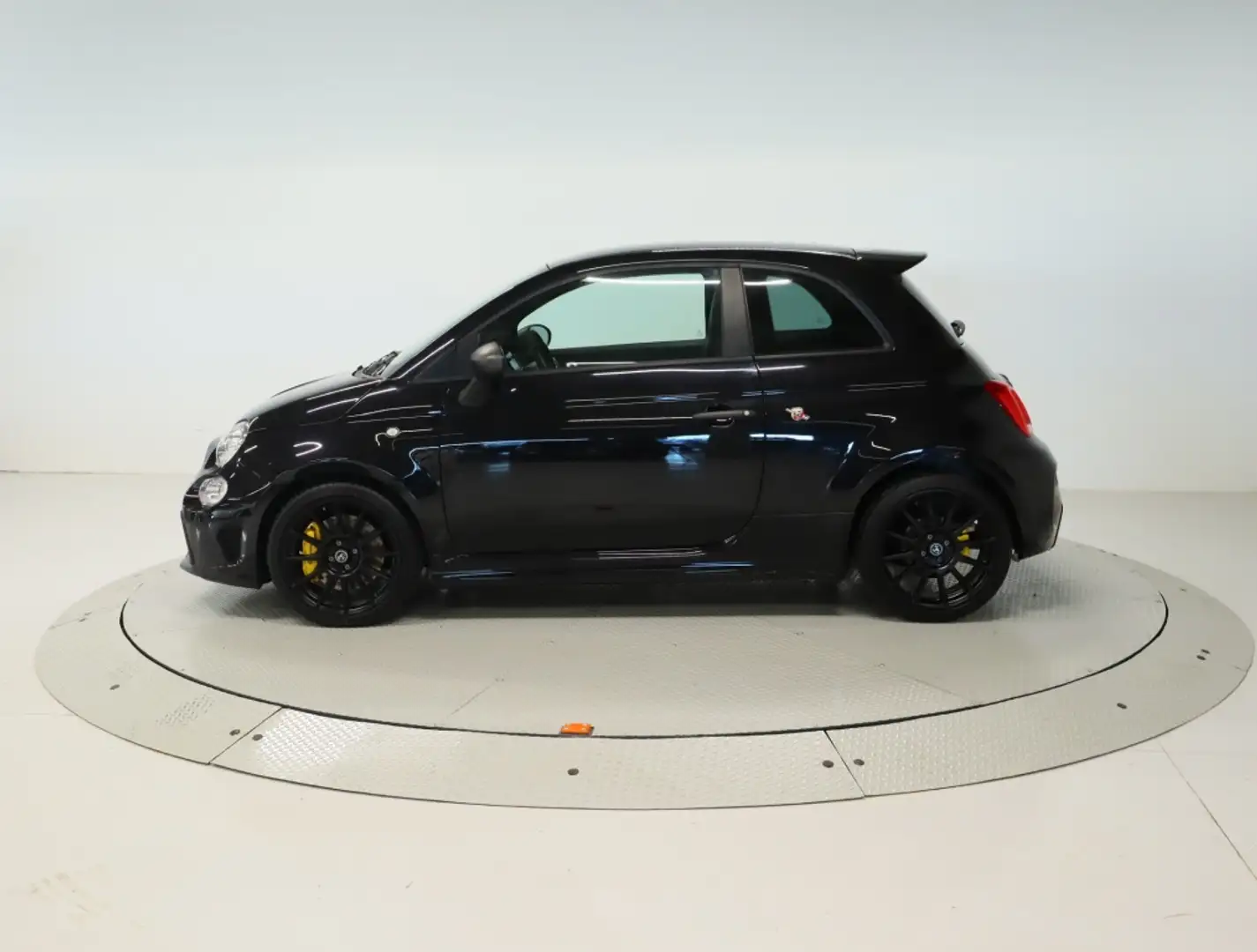 Abarth 500 1.4 T-JET 16V 695 132KW 180 3P Negro - 2