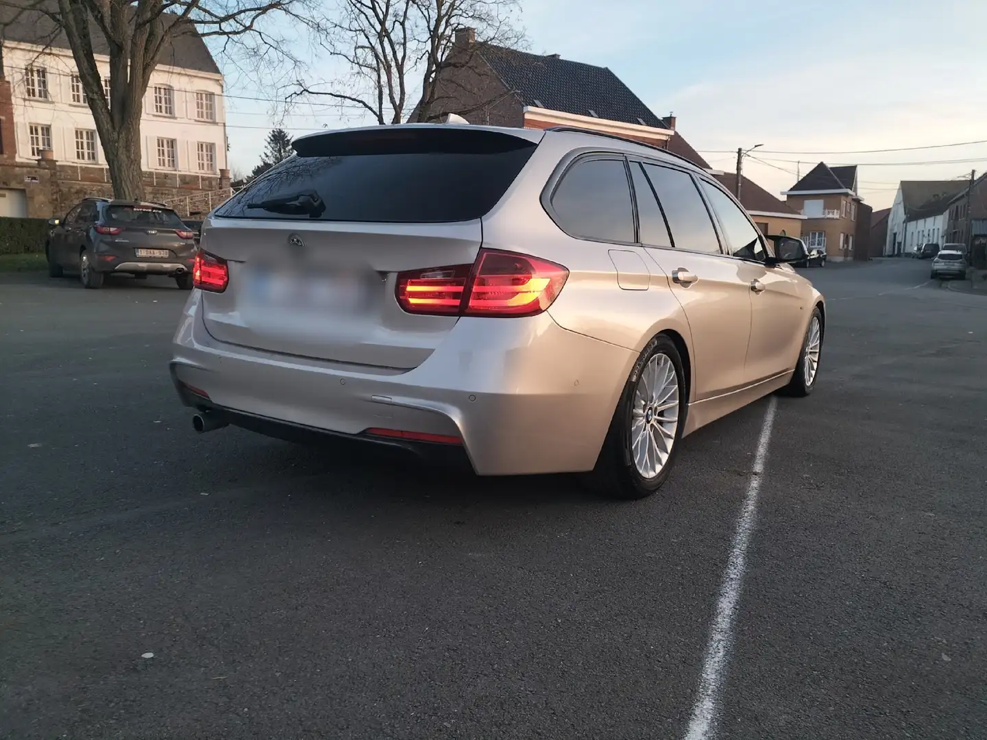 BMW 318 Touring 318d 143 ch Luxury - 2