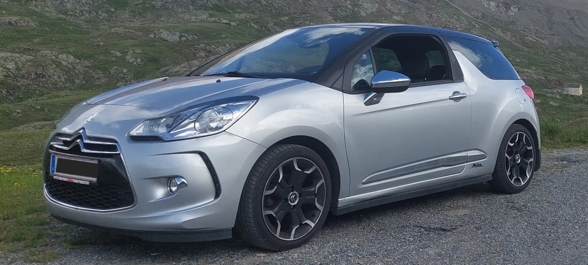 Citroen DS3 HDi 110 FAP SportChic Grau - 2