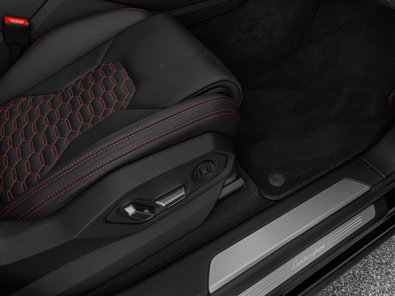 Lamborghini Urus S — photo 14