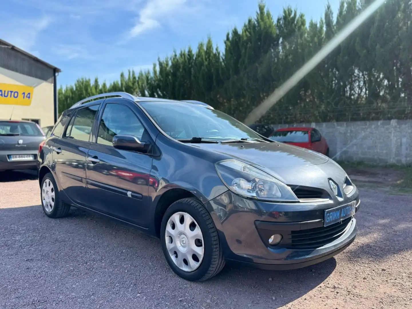 Renault Clio III 1.5 III dCi 70ch Authentique ESTATE eco2 Gris - 1