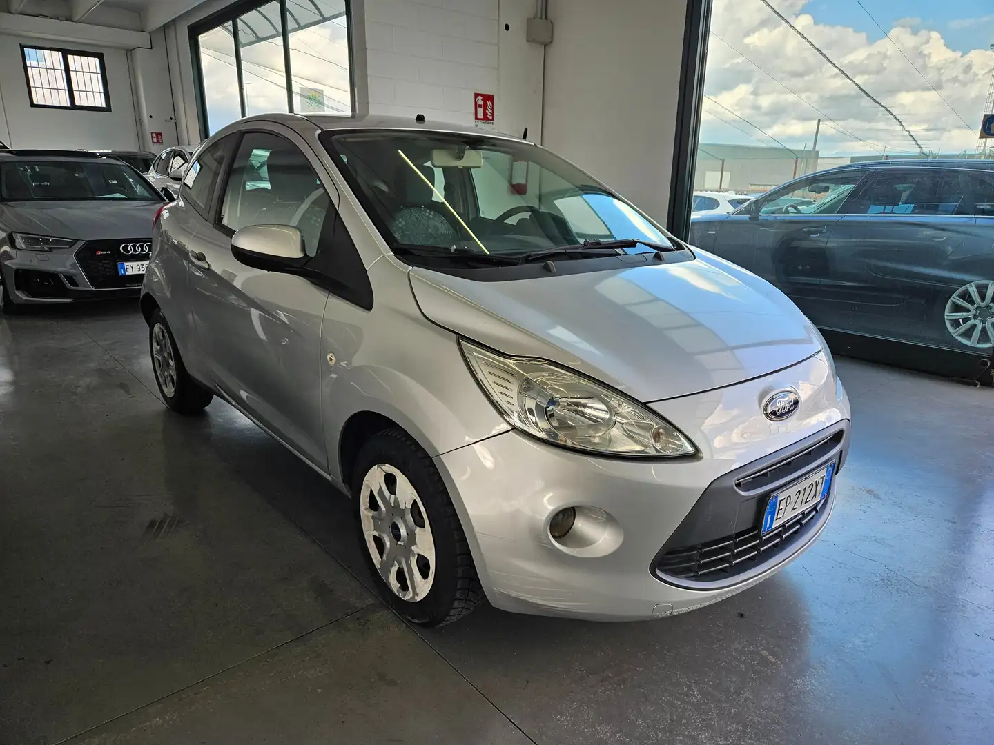 Ford Ka/Ka+ Ka II 3p 2009 Ka 1.2 Titanium s/esp,tcs 69cv E5 Silber - 1