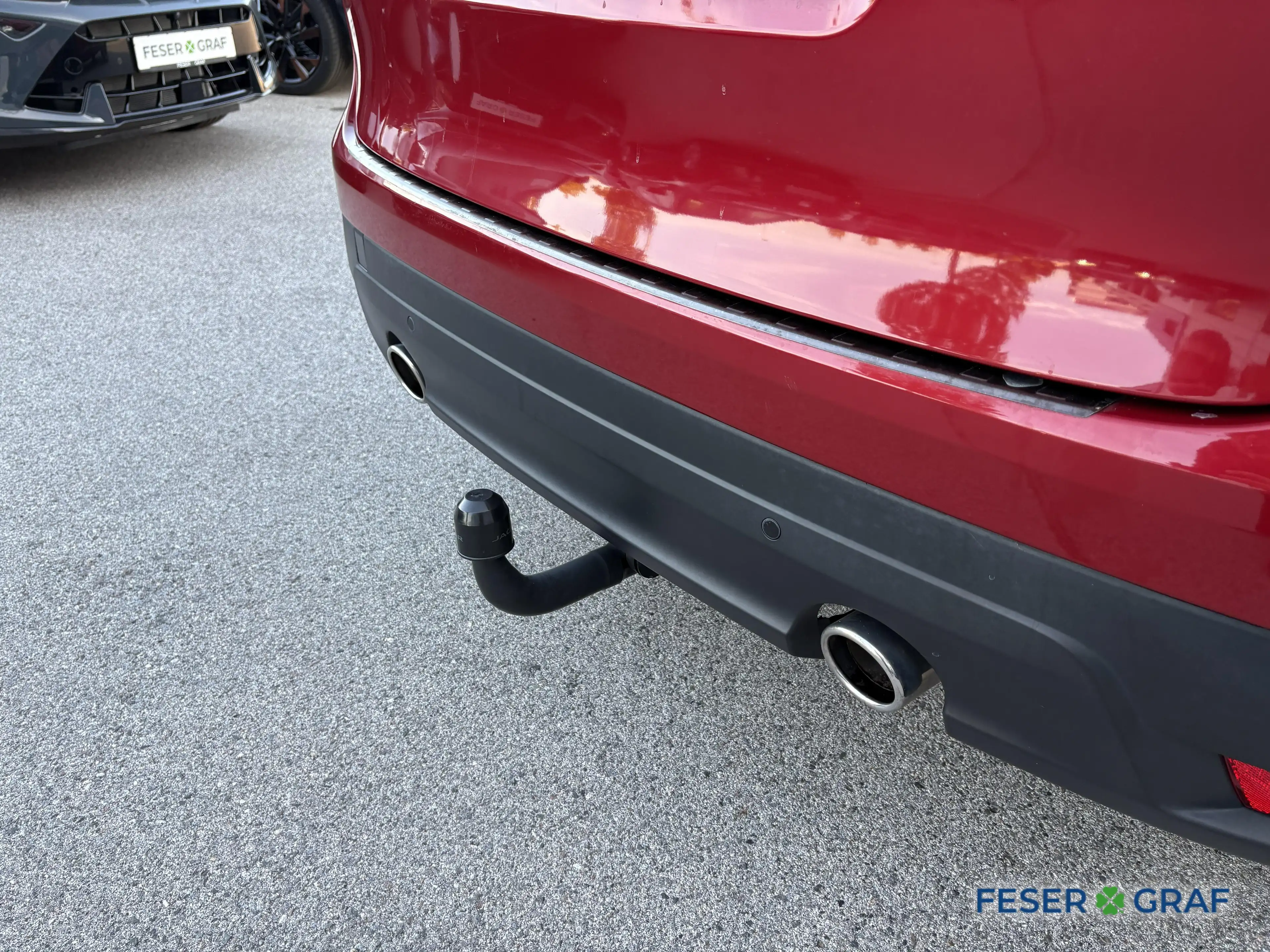 Jaguar F-Pace 30d 4x4 R-Sport Black AHK Navi RüKa 20" — photo 5