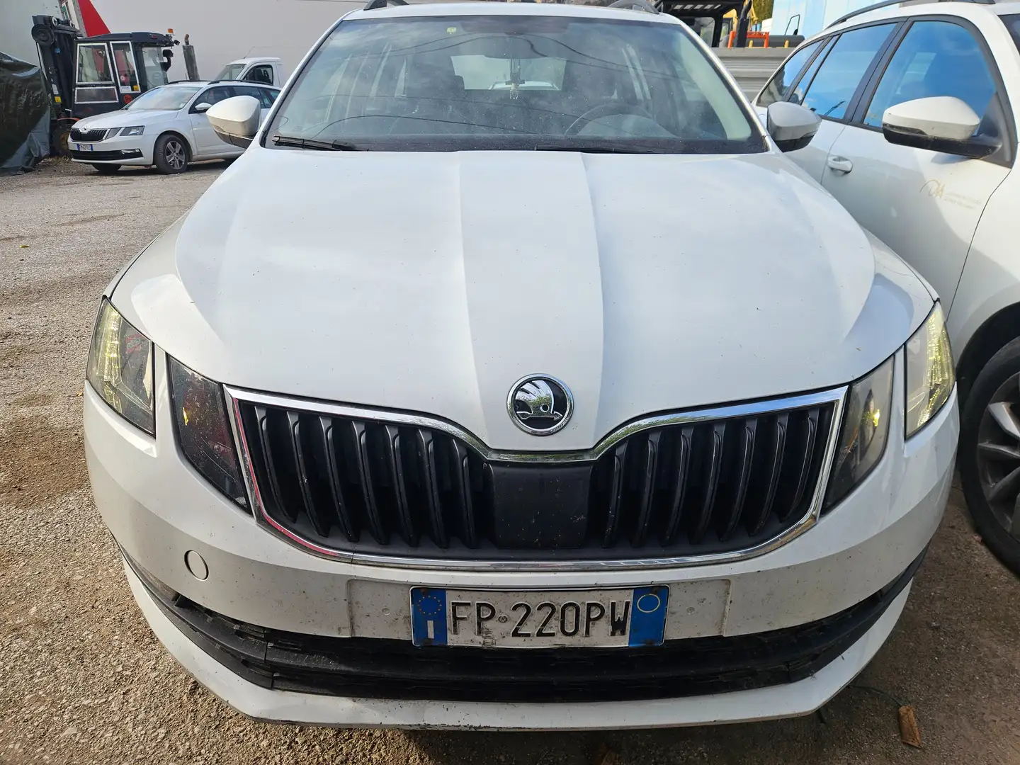 Skoda Octavia Octavia Combi 1,6 TDI Style Euro6B DSG  Limited Weiß - 2