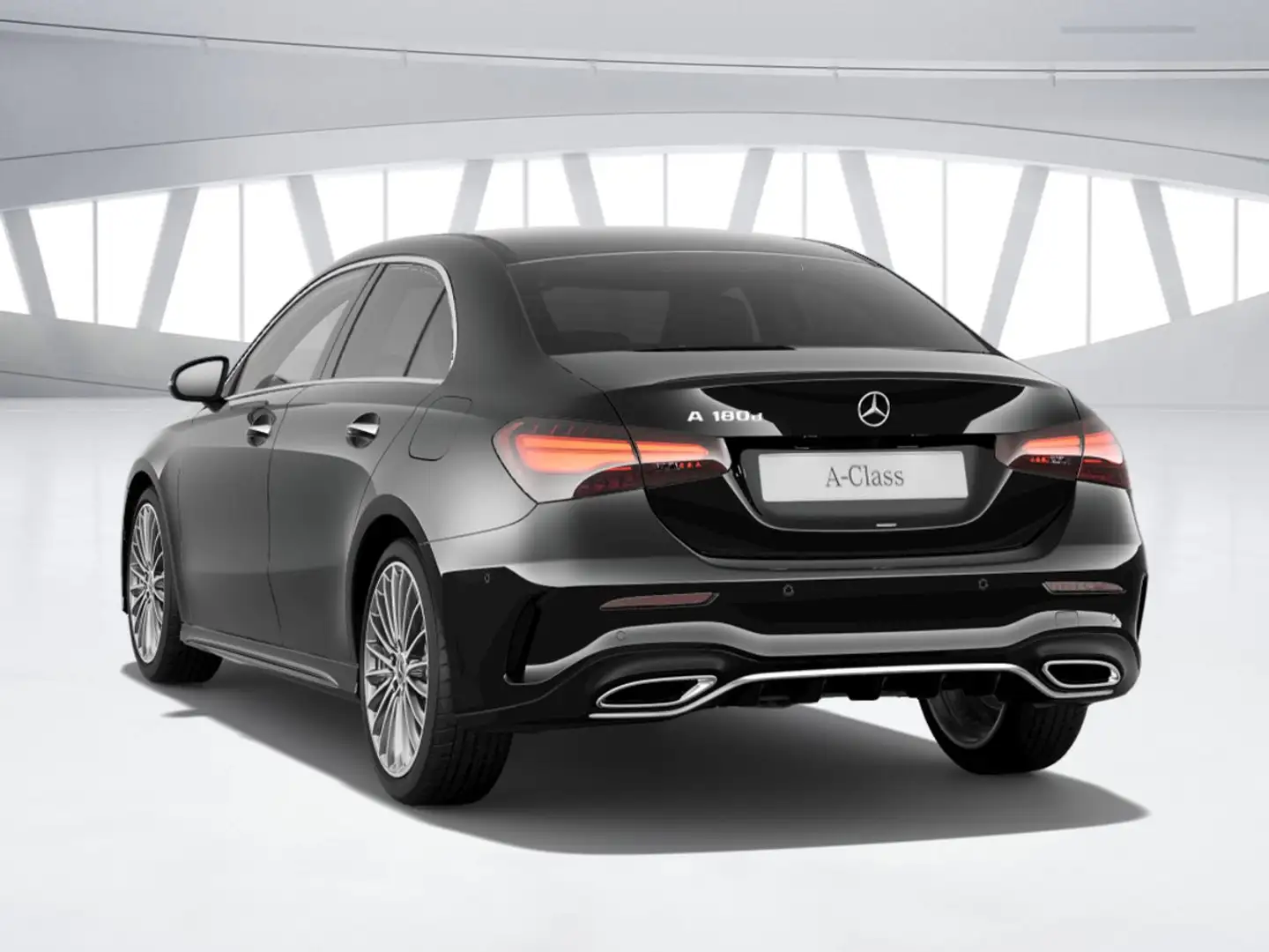 Mercedes-Benz A 180 A Sedan 180 d AMG Line Advanced Plus Zwart - 2