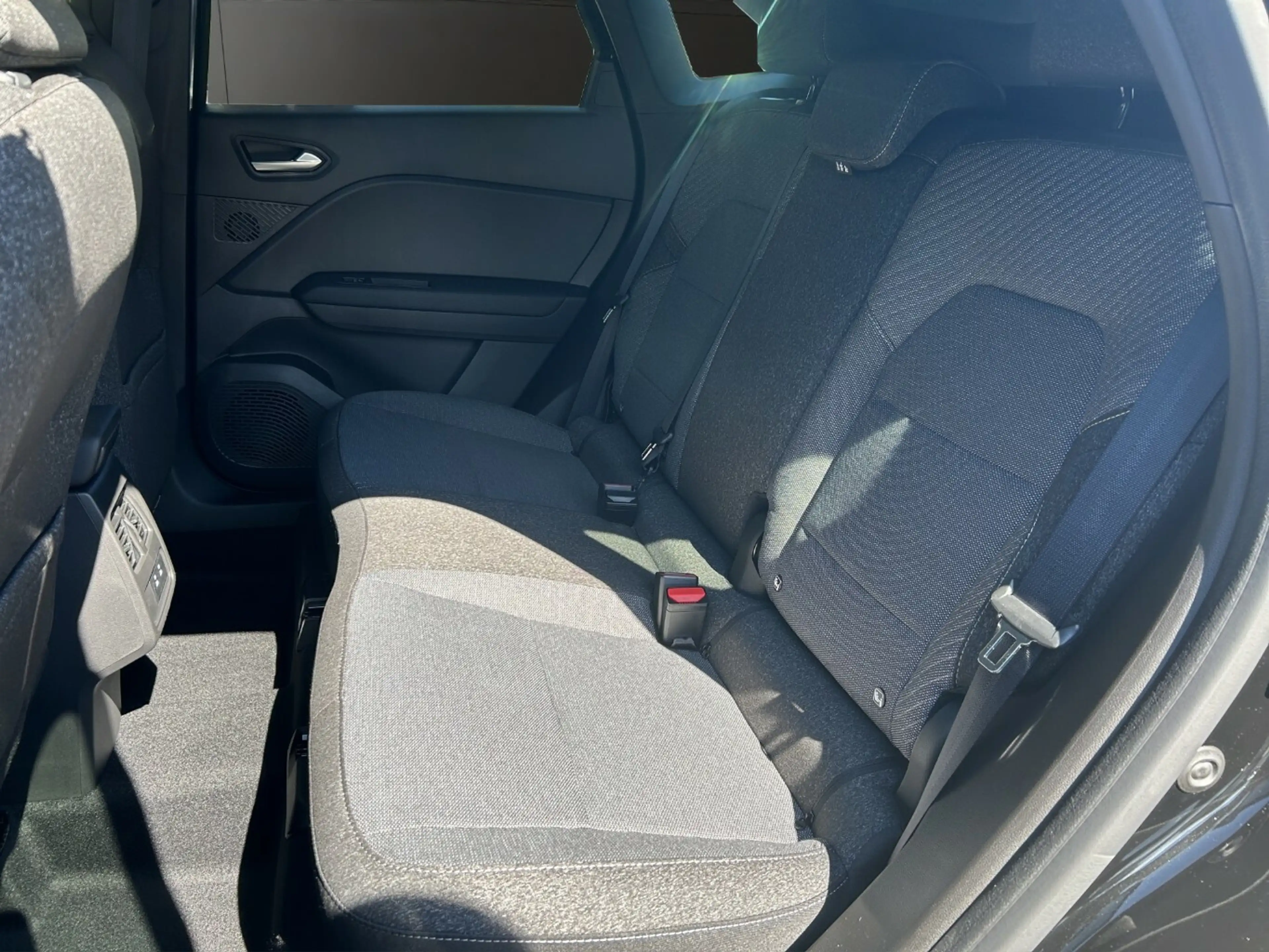 Mitsubishi Grandis Intro Edition 1.8 l HEV AT — photo 14