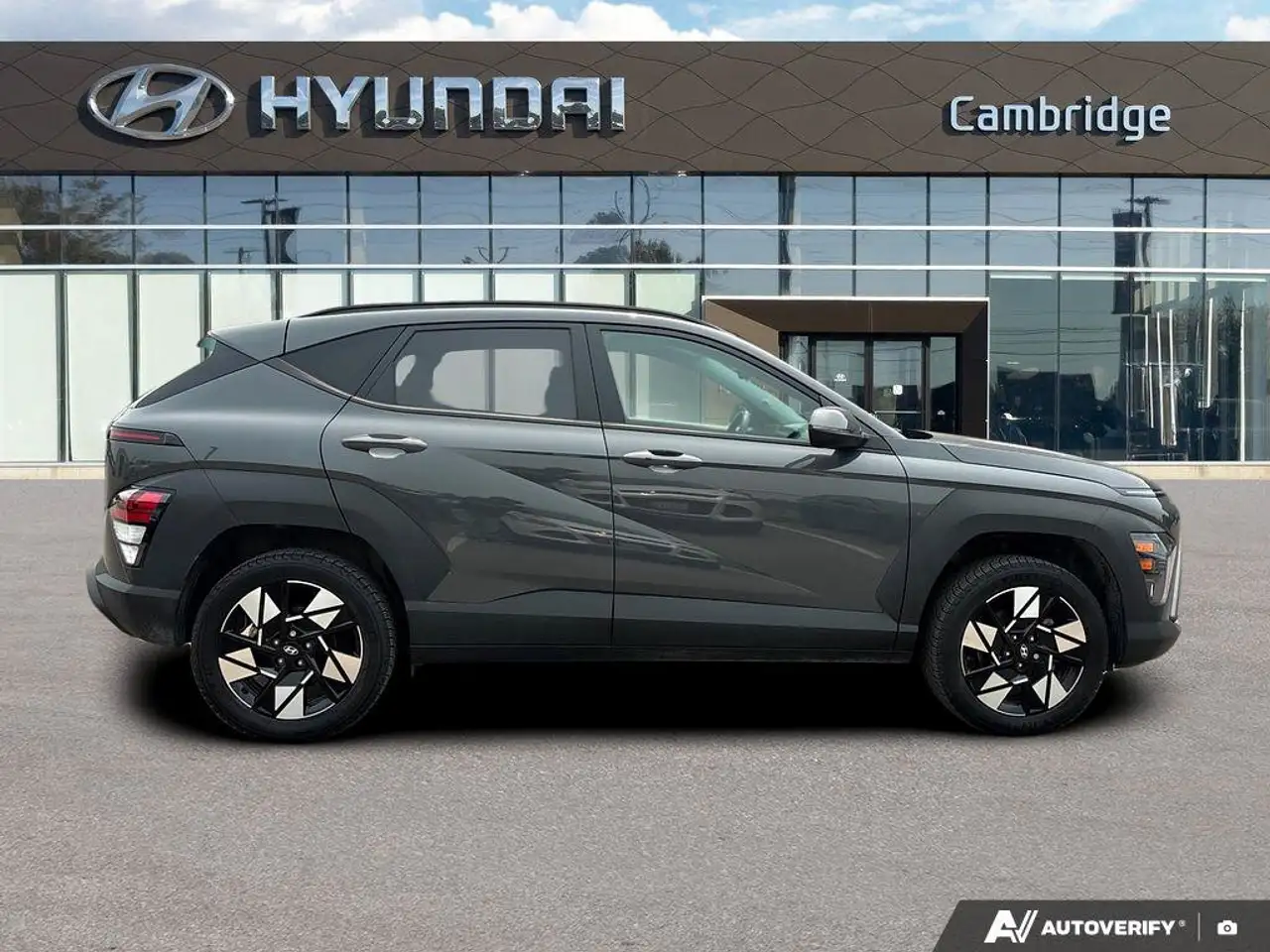 Hyundai KONA снимка Hyundai KONA