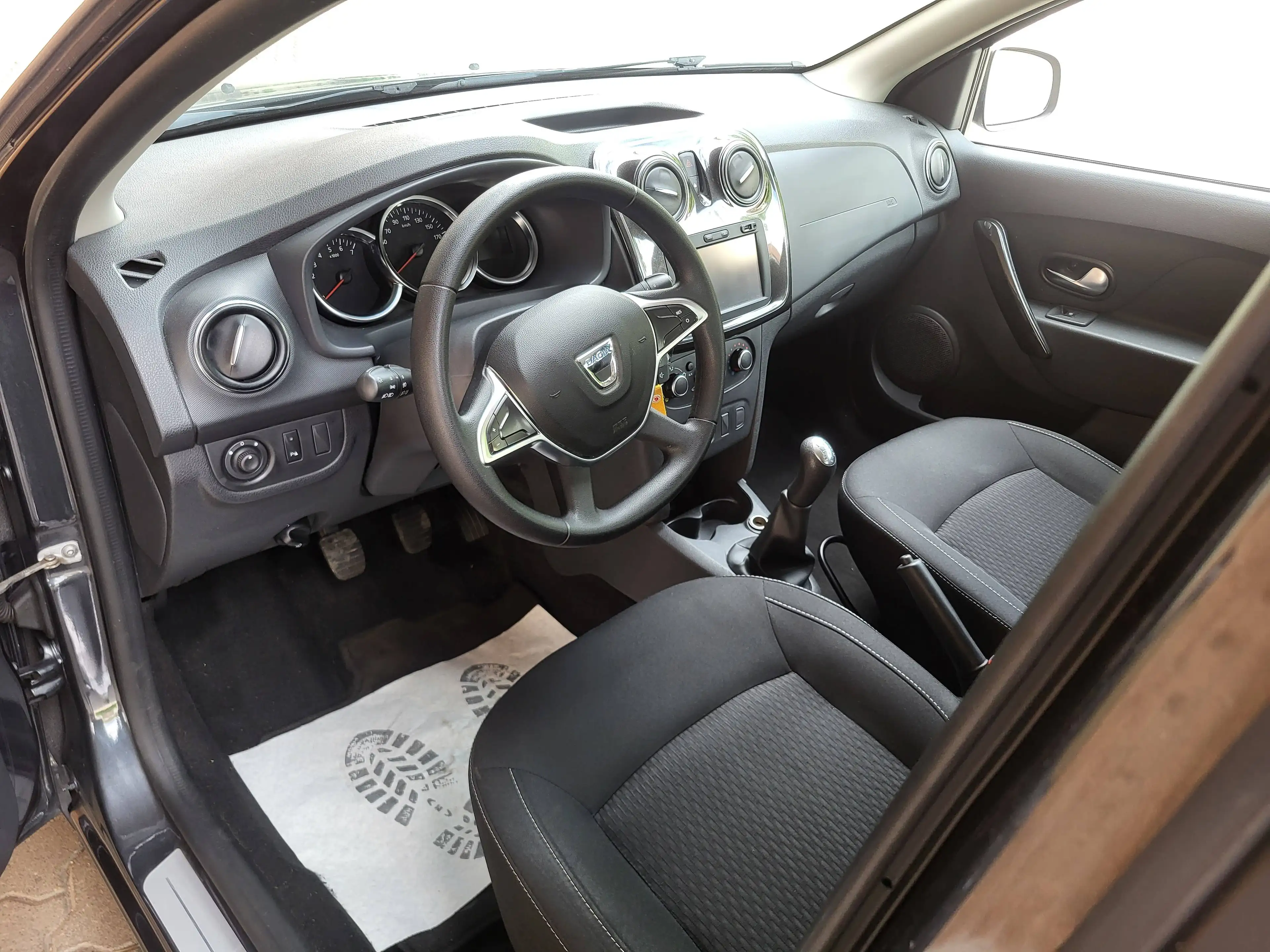 Dacia Logan Comfort — photo 9