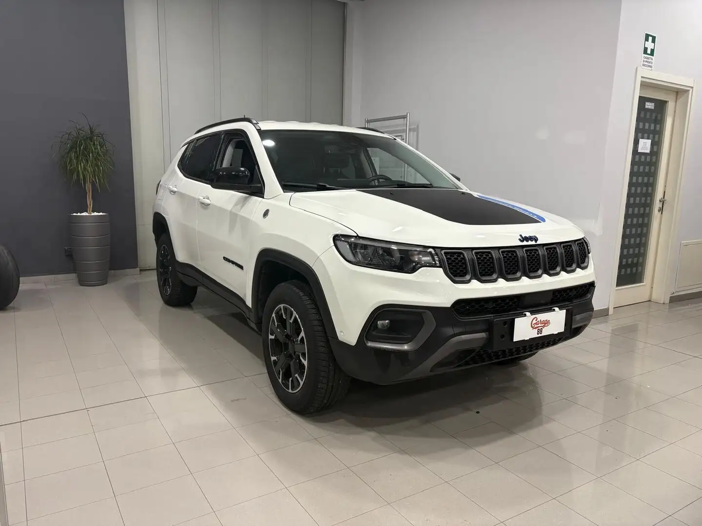 Jeep Compass 1.3 turbo t4 phev Upland 4xe auto Weiß - 2