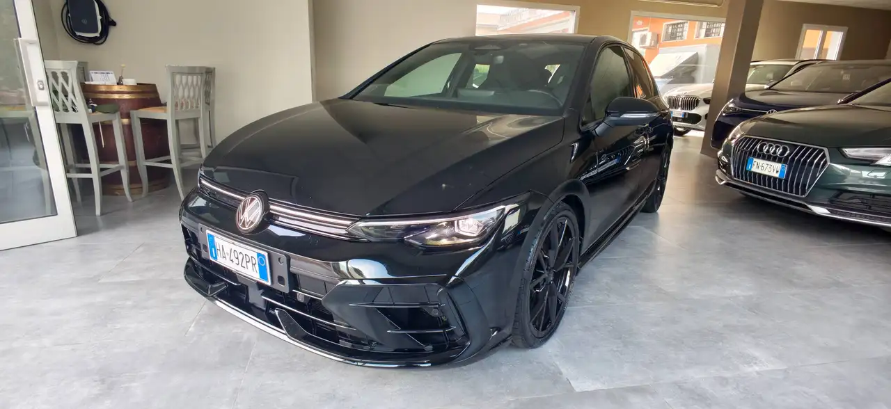 Volkswagen Golf R Golf VIII 2024 2.0 tsi Black Edition 4motion 333cv dsg — photo 1 of 15