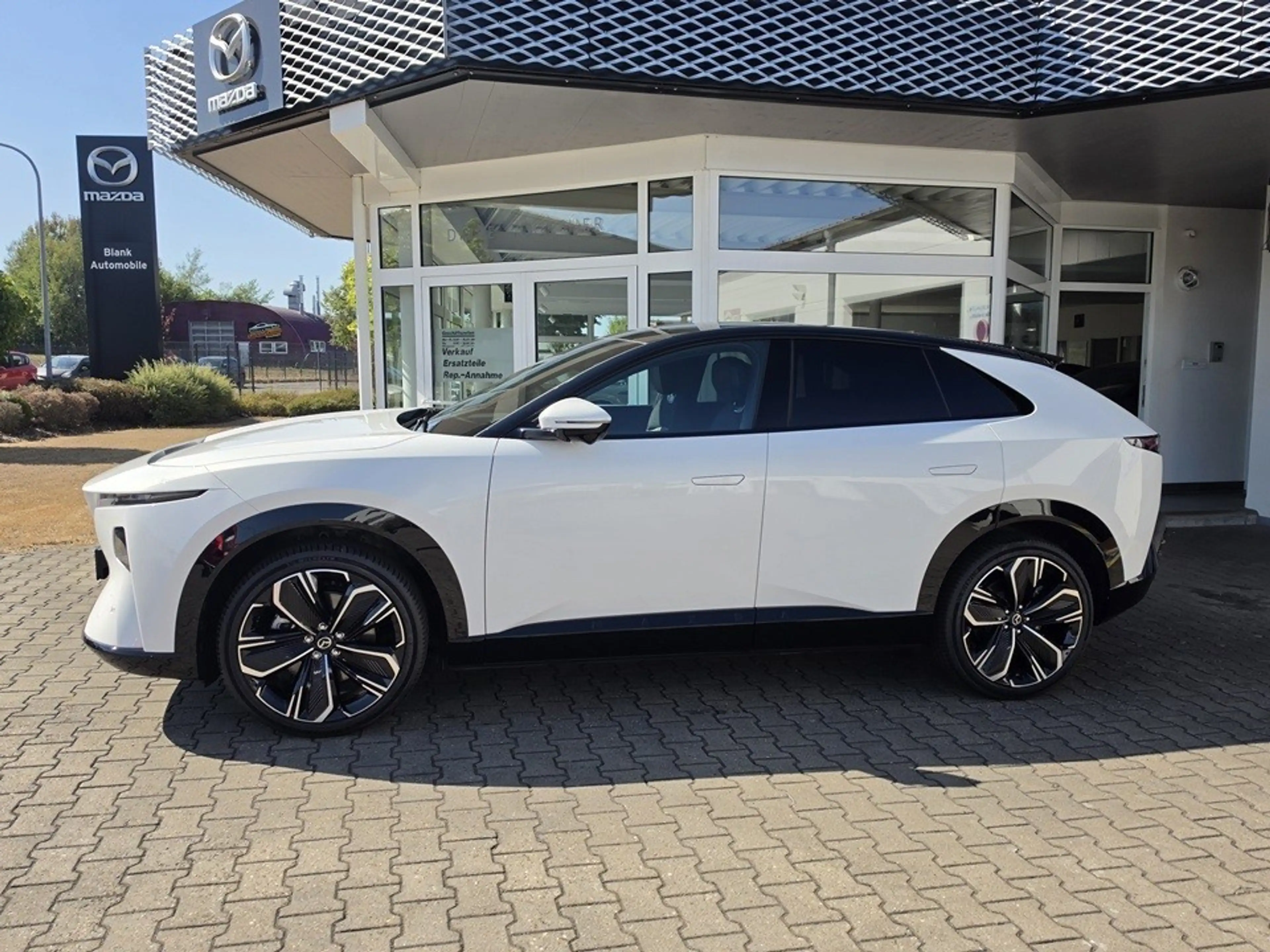 Mazda CX-6e 5WGN EV 258 PS 1AT RWD Takumi BKTR PABS — photo 4