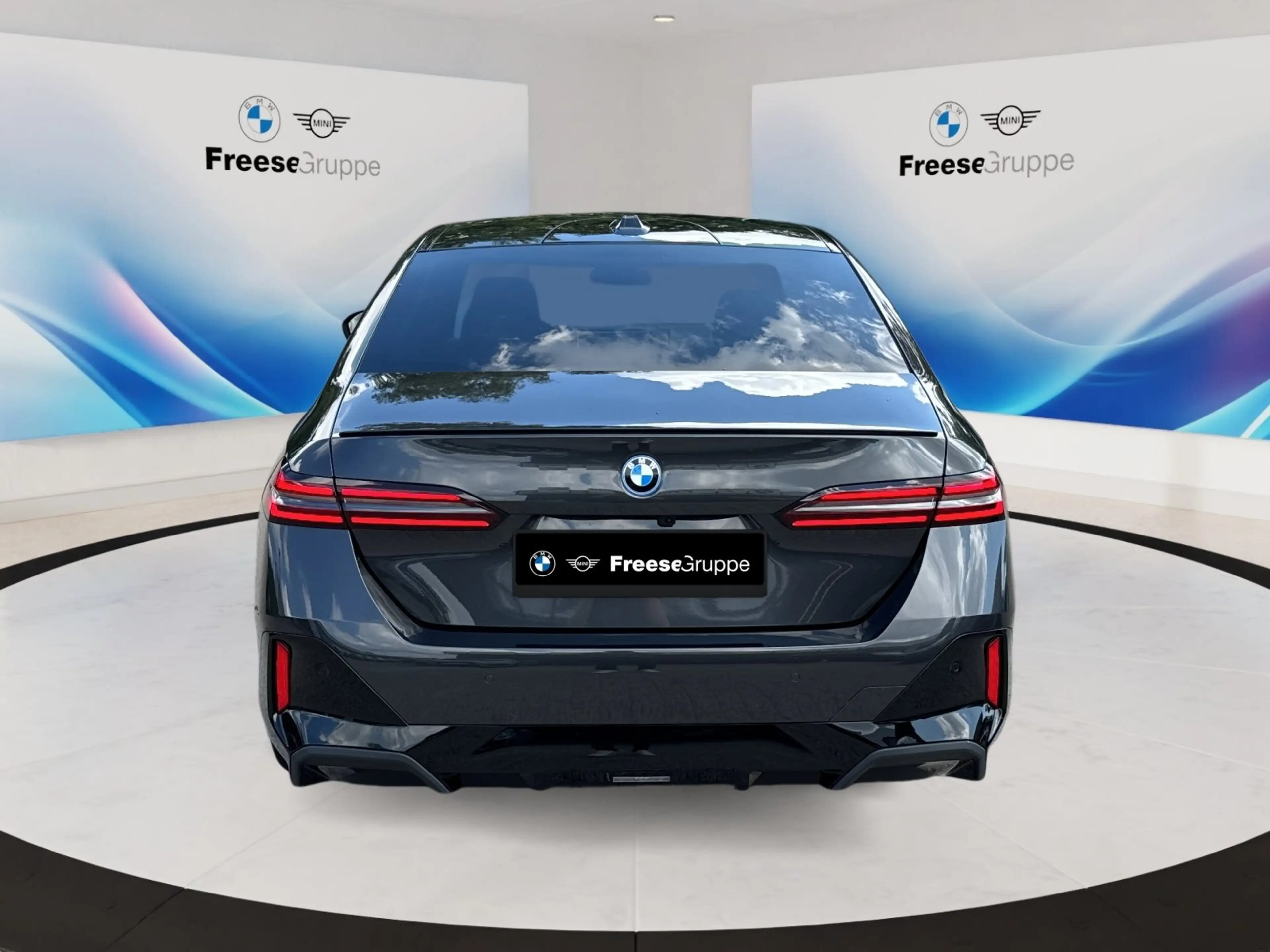 BMW 550 e xDrive AHK 360° HEAD-UP SITZBELÜFT PANO RFK — photo 5