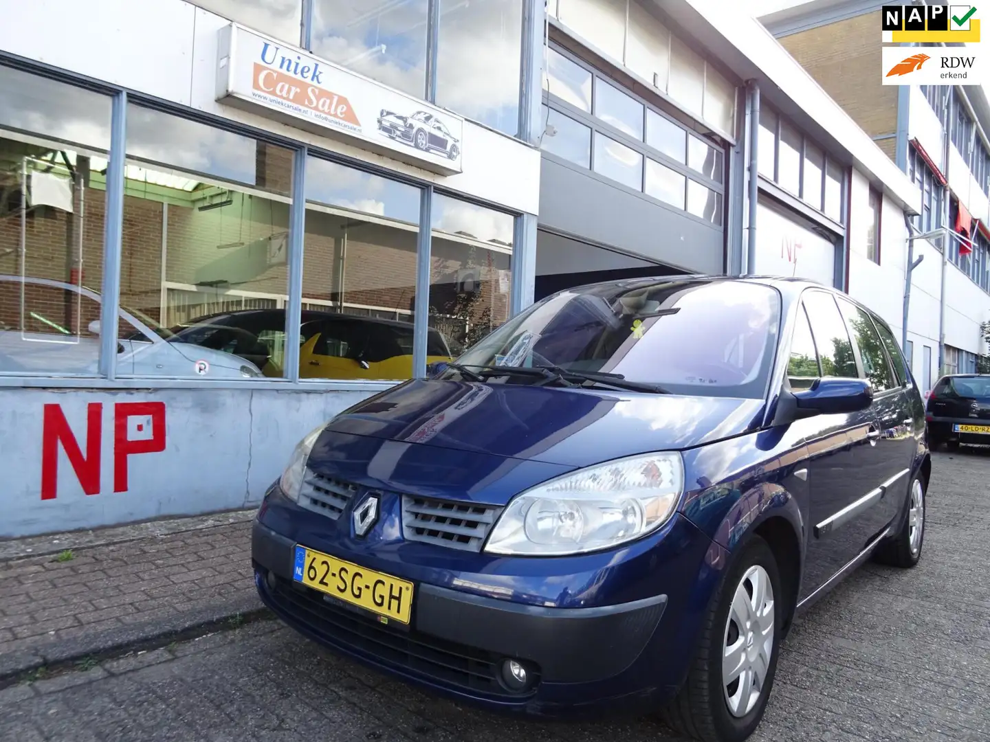 Renault Grand Scenic 1.6-16V Dynamique Comfort Blauw - 1