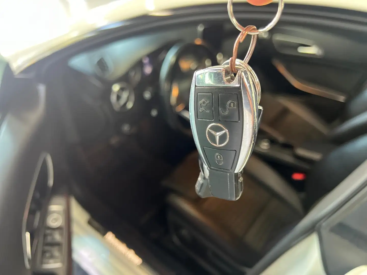Mercedes-Benz CLA 200 CLA 200 CDI / d 4Matic AMG Line Weiß - 1