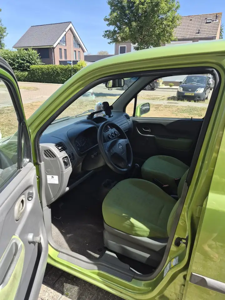 Opel Agila 1.0-12V Comfort, foto 3