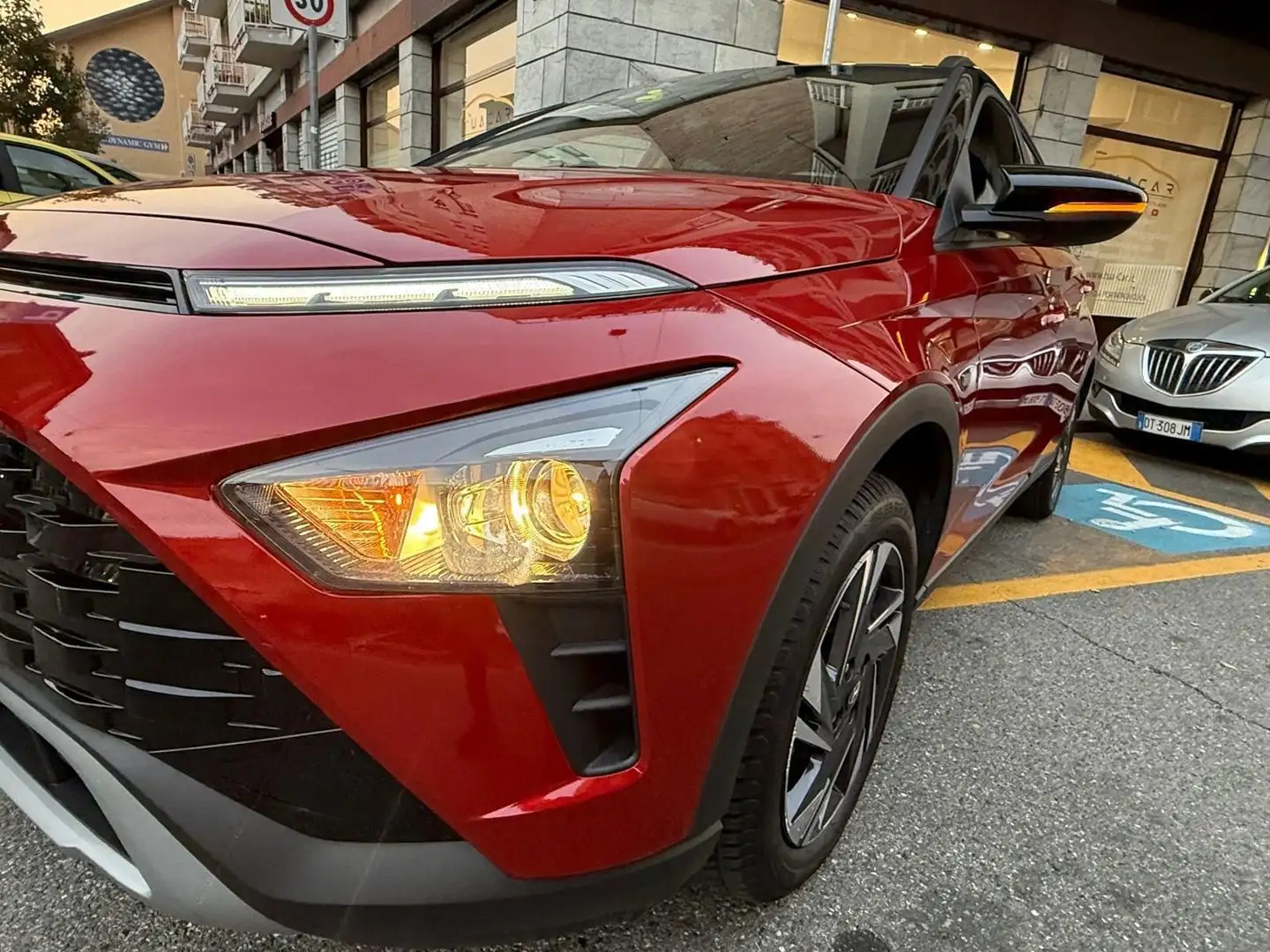 Hyundai BAYON XClass 1.0 T-GDI 48V MHEV Rojo - 2