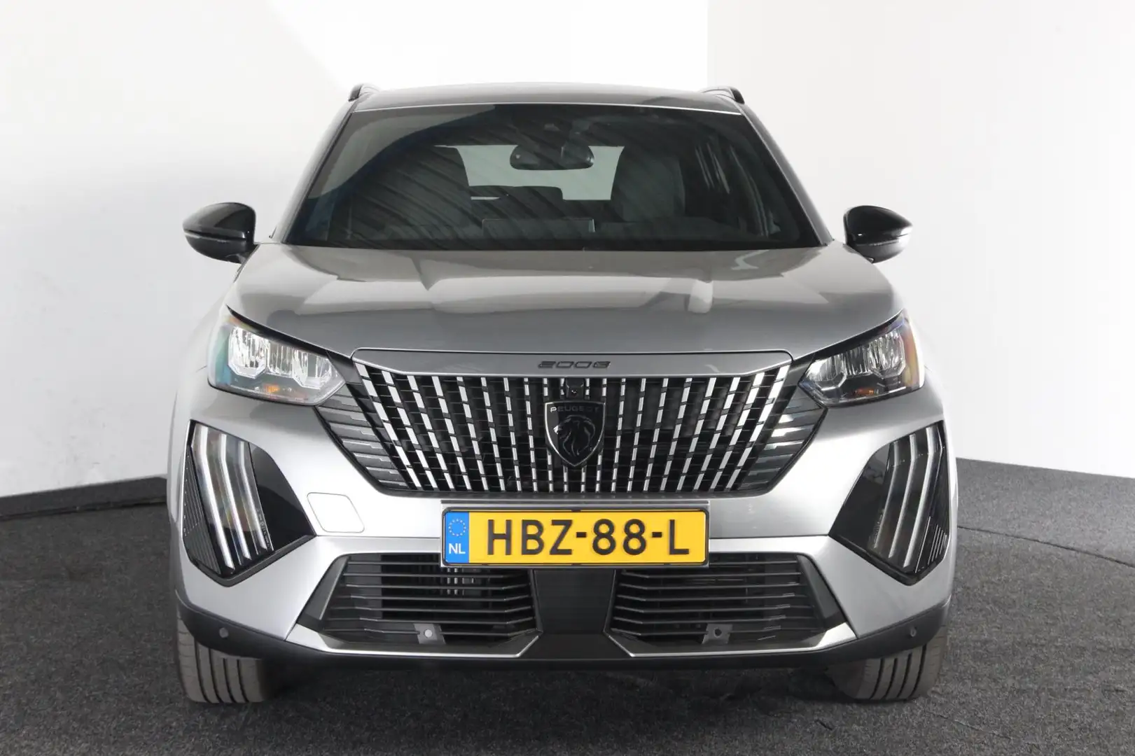 Peugeot 2008 1.2 PureTech 100 Allure Grau - 2