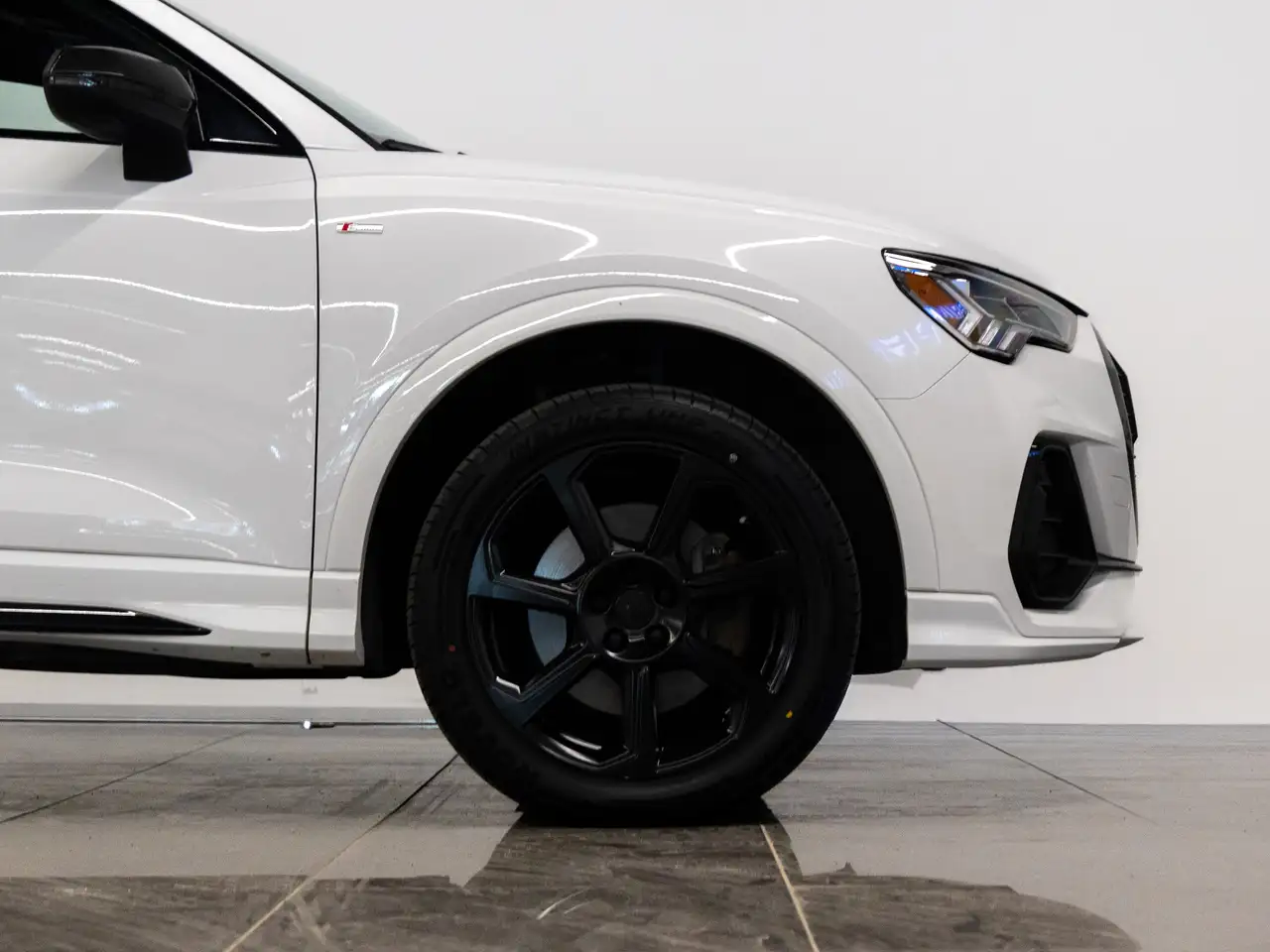 Audi Q3 снимка Audi Q3