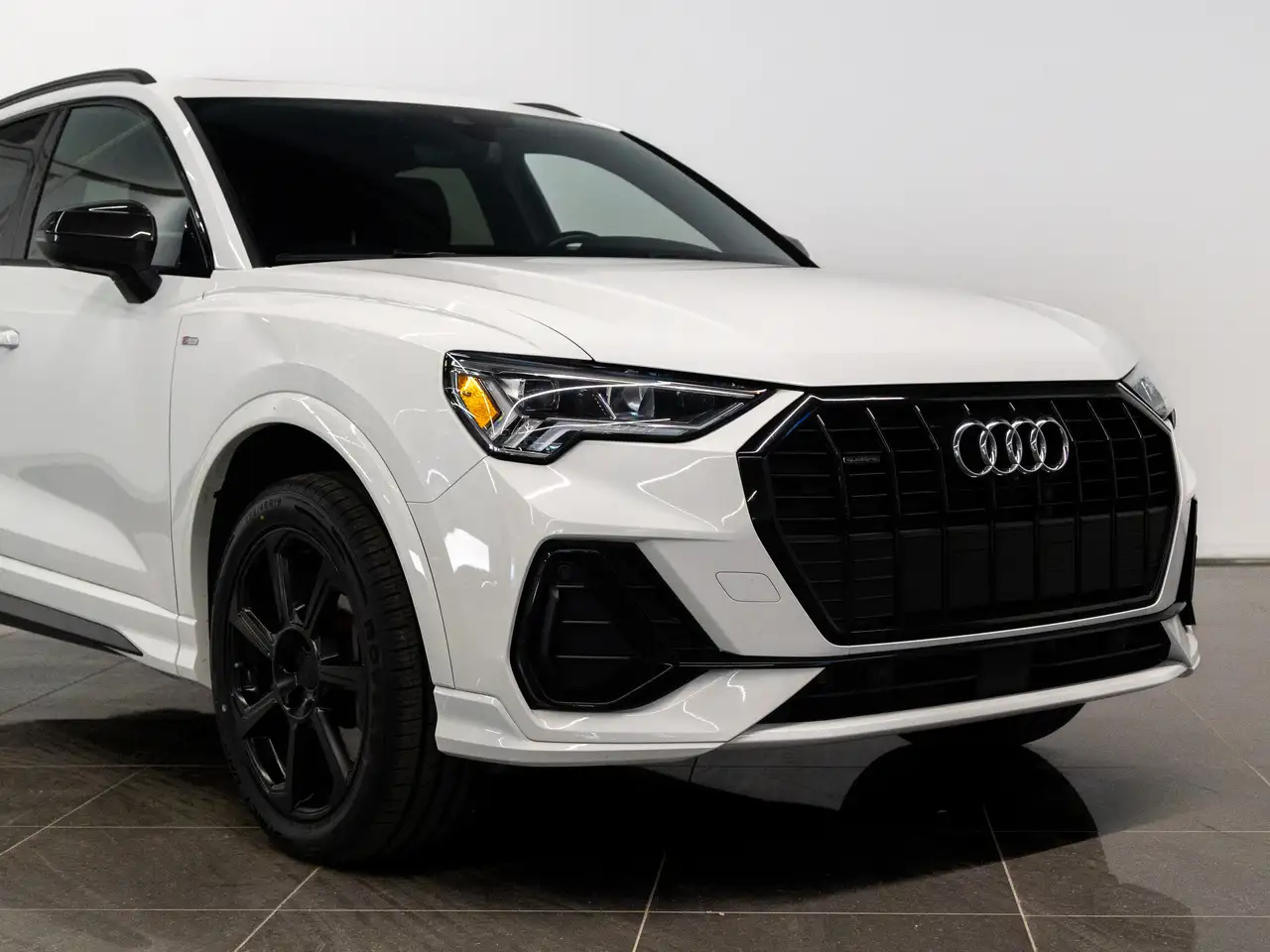 Audi Q3 снимка Audi Q3
