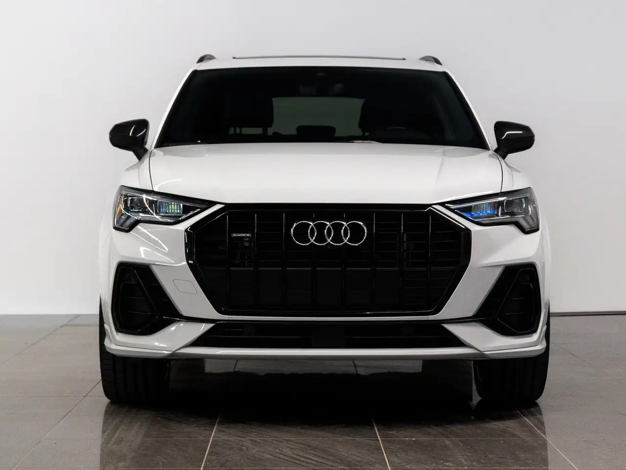 Audi Q3 снимка Audi Q3