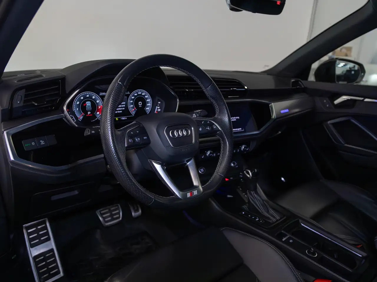 Audi Q3 снимка Audi Q3