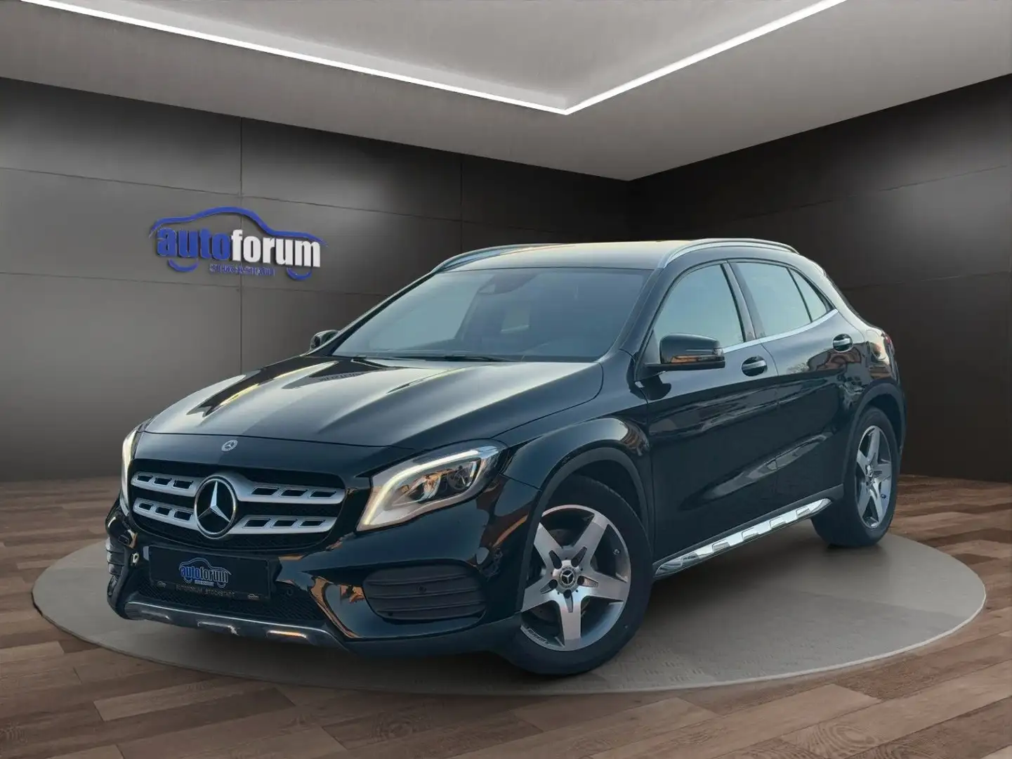 Mercedes-Benz GLA 220 CDI 4Matic AMG AUTOMATIK NAVI PDC SHZ Černá - 1