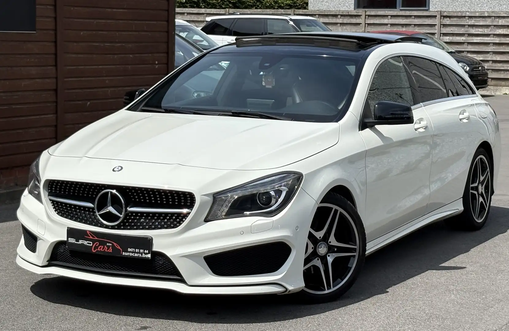 Mercedes-Benz CLA 200 Pack AMG Blanc - 1