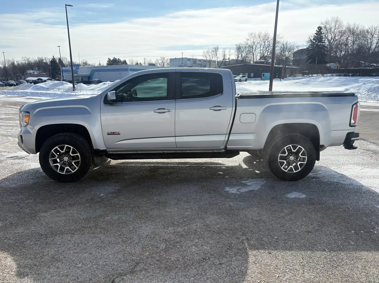 GMC Canyon снимка GMC Canyon