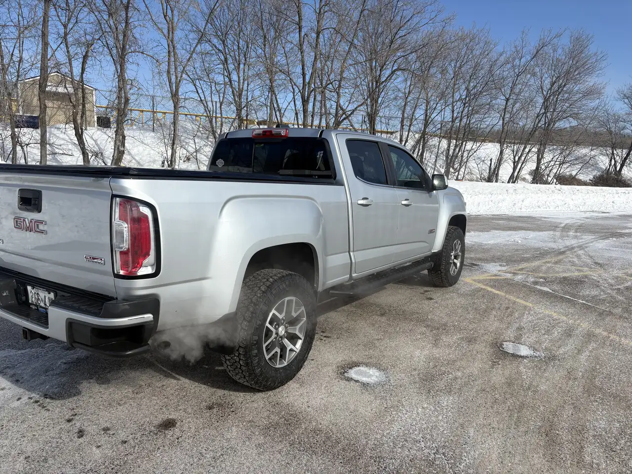 GMC Canyon снимка GMC Canyon