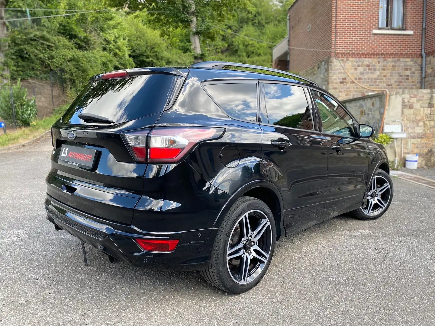 Ford Kuga 1.5 TDCi  ST Line*NAVI*Euro6b Zwart - 2