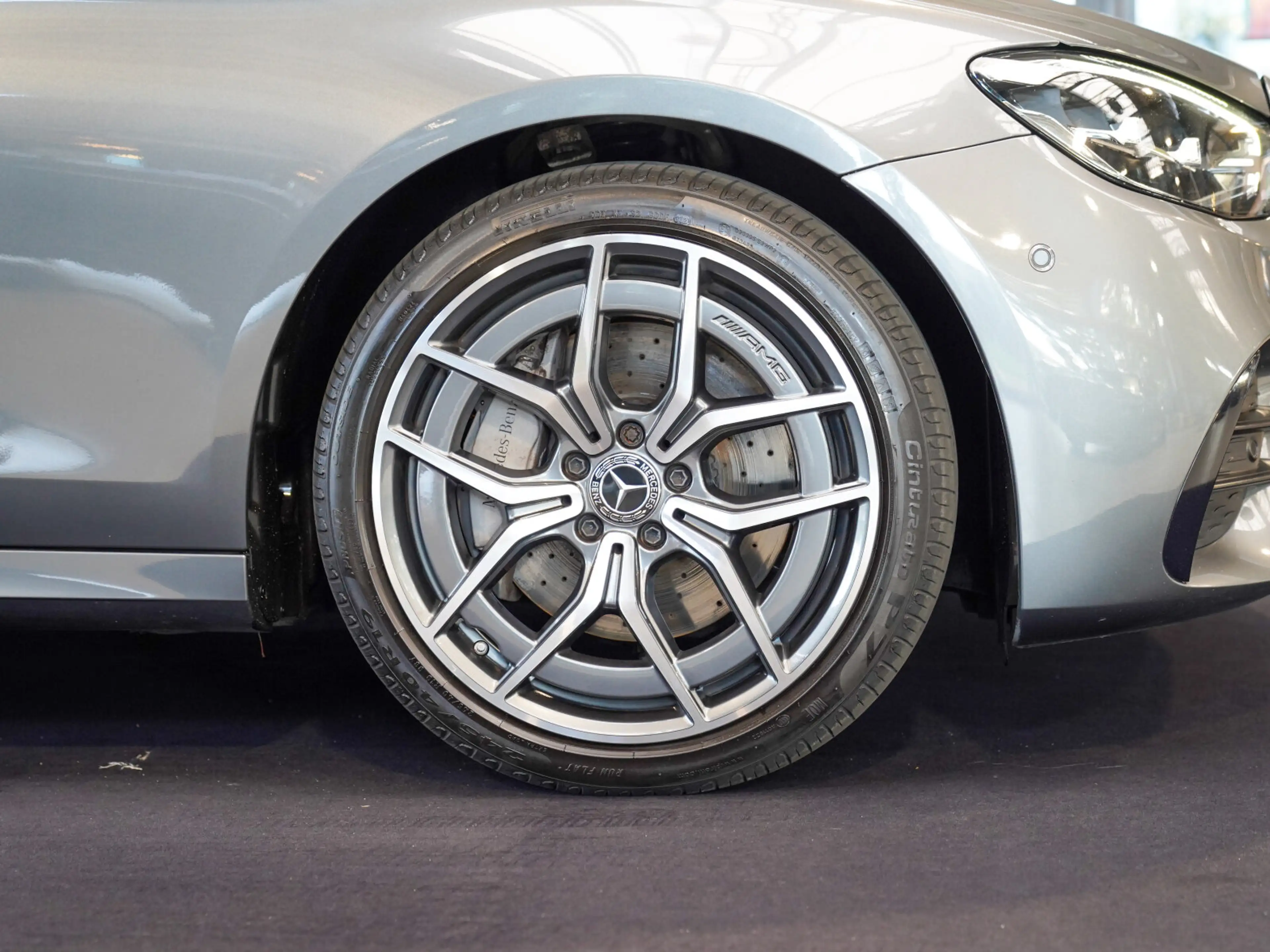 Mercedes-Benz E 220 d T 4M AMG Line Schiebedach Anhängevorrich — photo 2