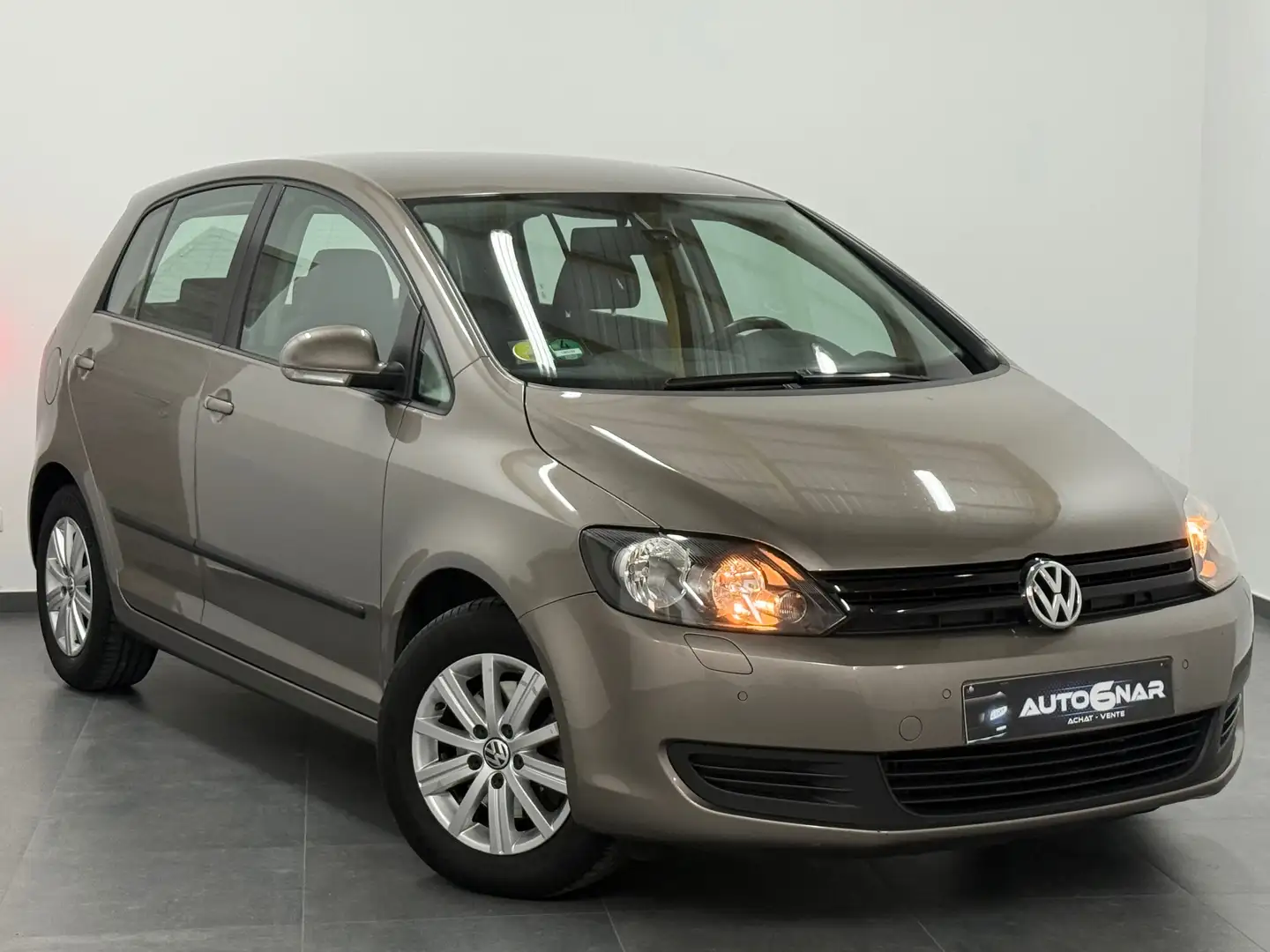 Volkswagen Golf Plus 1.6 CR TDi 1erMain - Navi - Euro5 Beige - 1