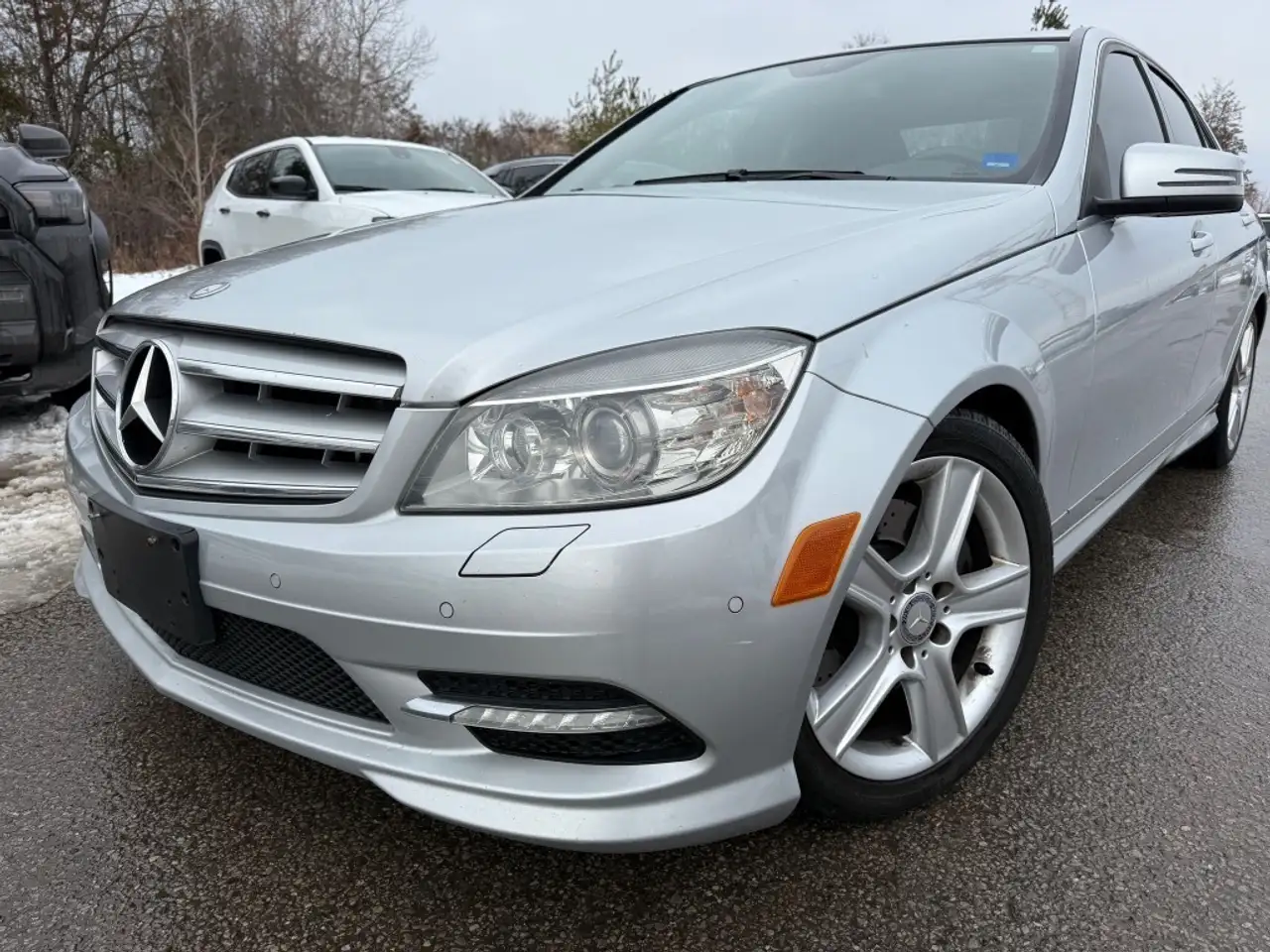 Mercedes-Benz C-Class снимка Mercedes-Benz C-Class