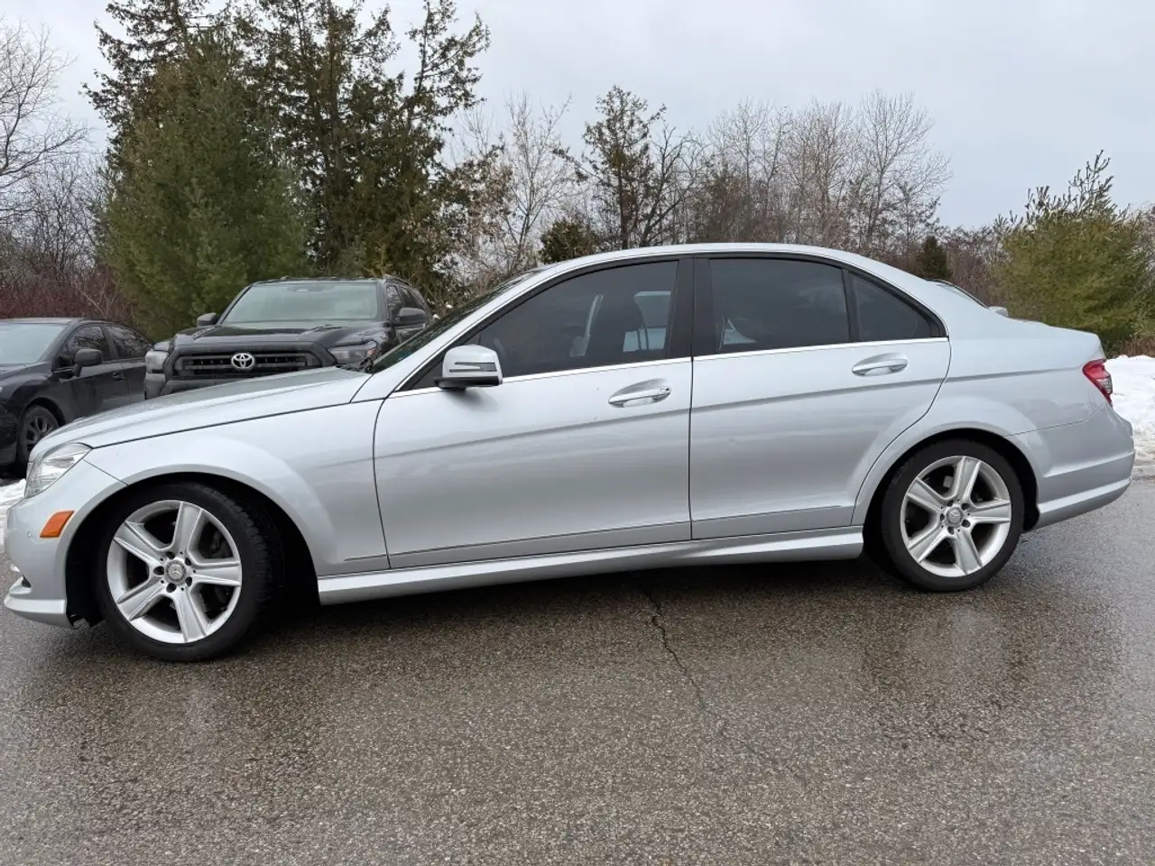 Mercedes-Benz C-Class снимка Mercedes-Benz C-Class