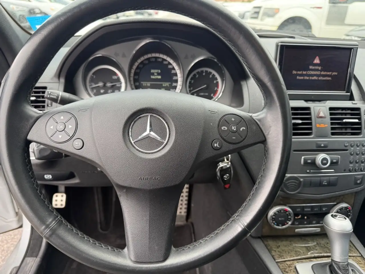 Mercedes-Benz C-Class снимка Mercedes-Benz C-Class