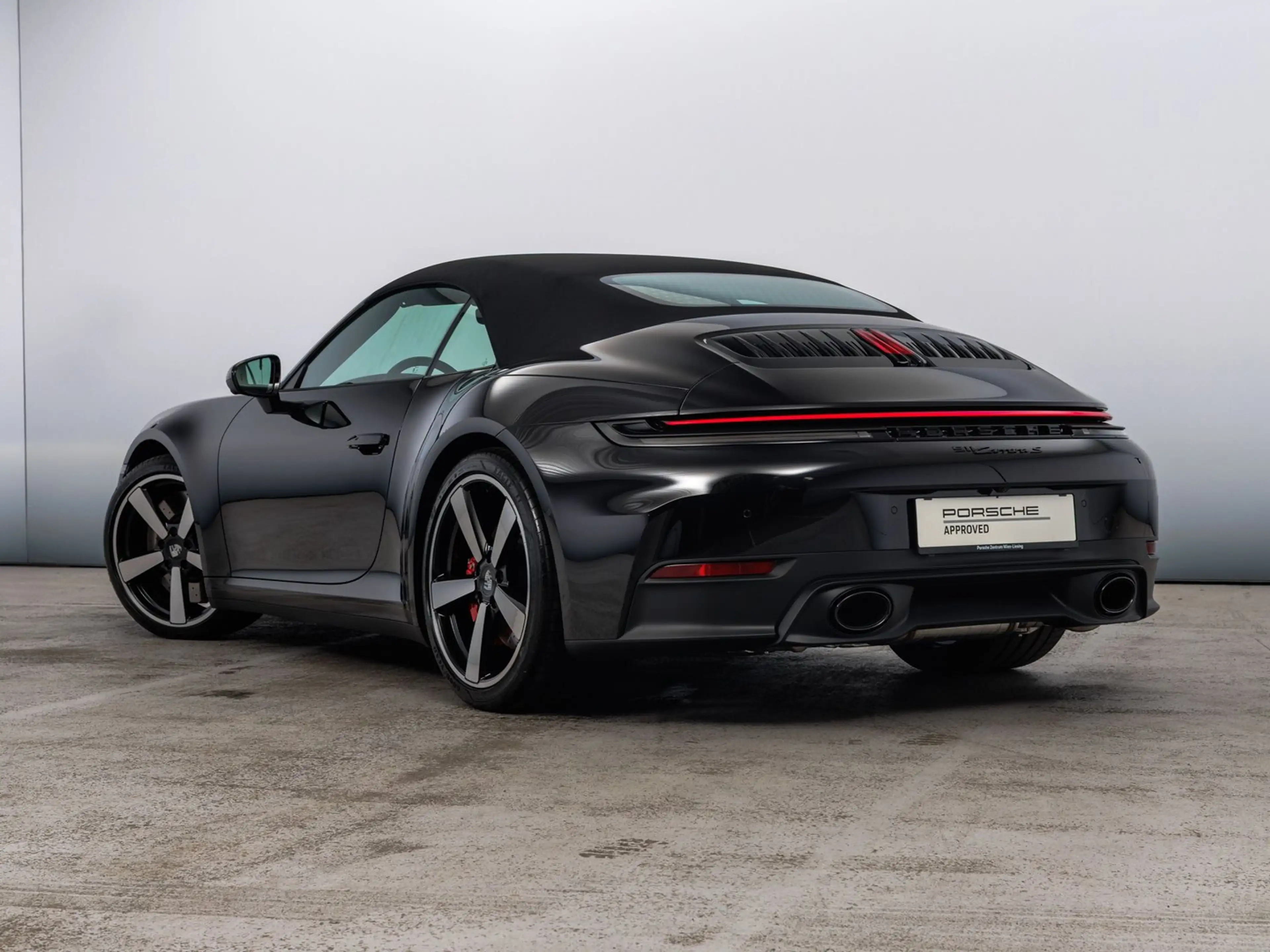 Porsche 911 Carrera S Cabriolet — photo 3