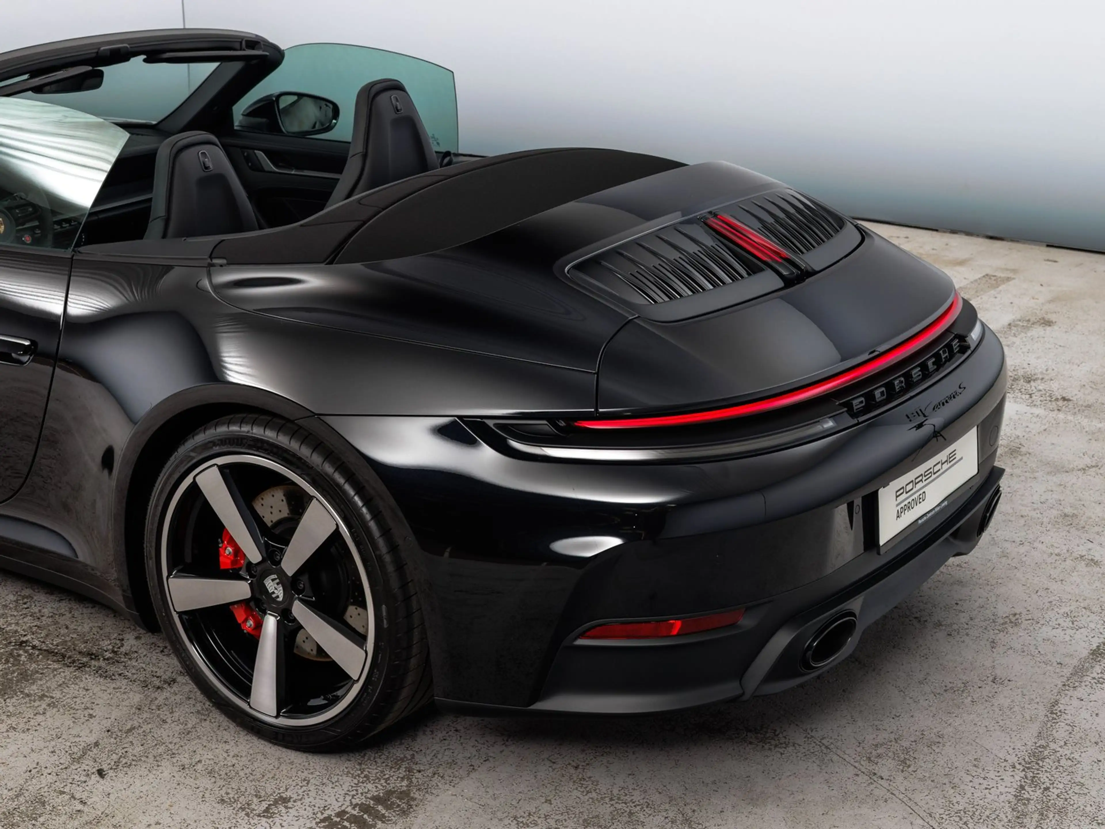 Porsche 911 Carrera S Cabriolet — photo 9