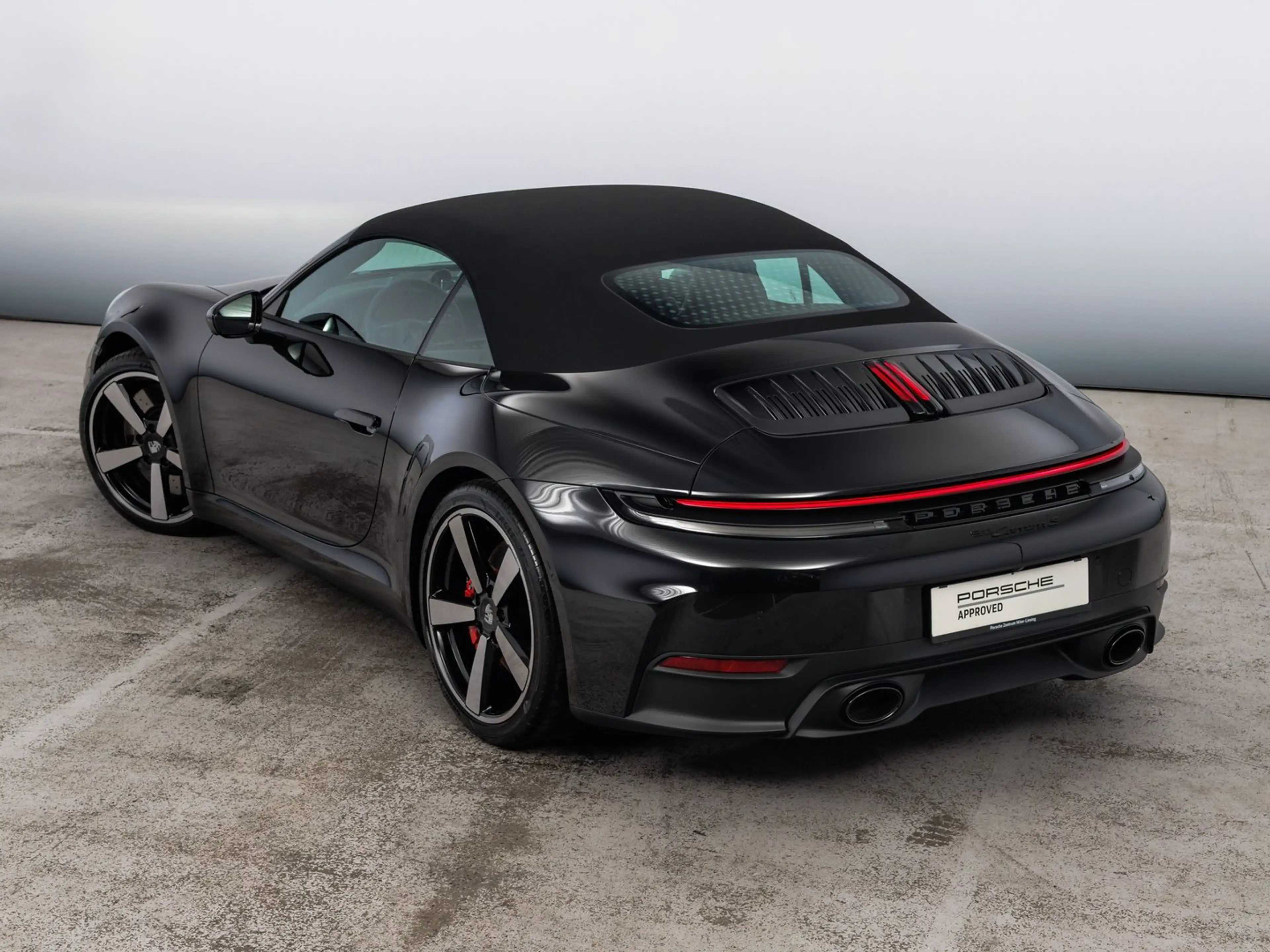 Porsche 911 Carrera S Cabriolet — photo 11