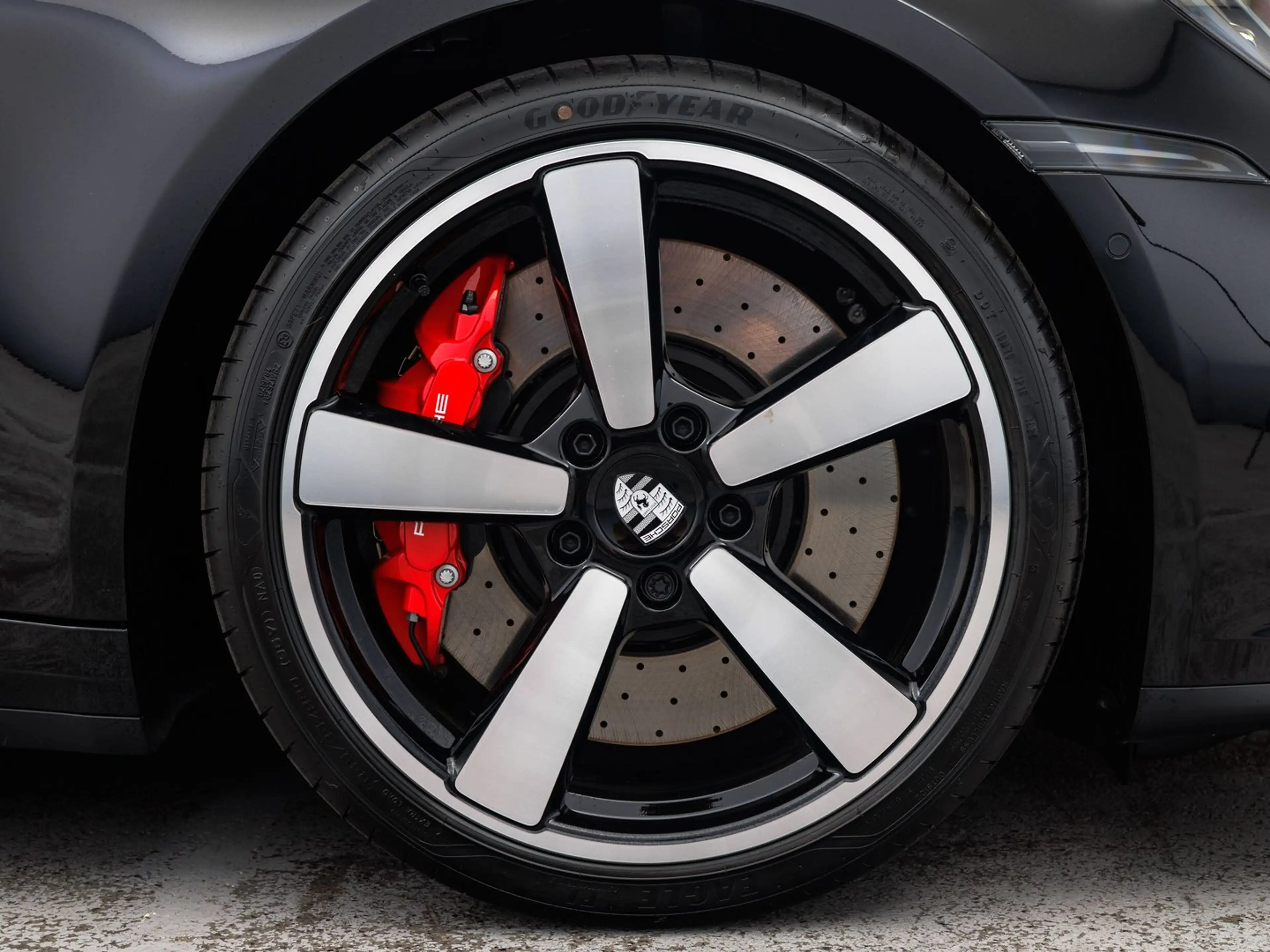 Porsche 911 Carrera S Cabriolet — photo 10