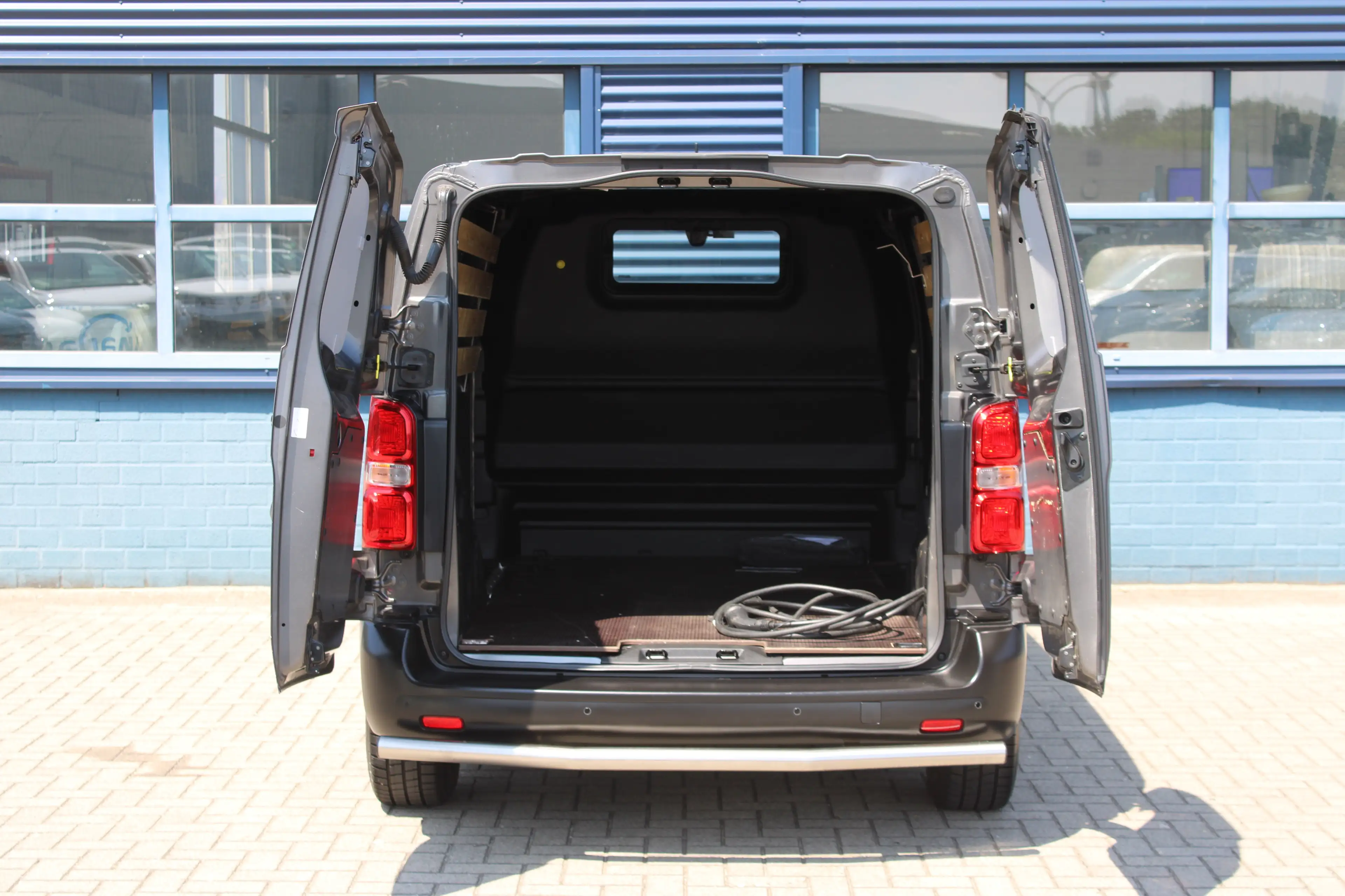 Peugeot e-Expert 75 kWh | CAMERA | BETIMMERING | SIDE + BACK BARS | — photo 5